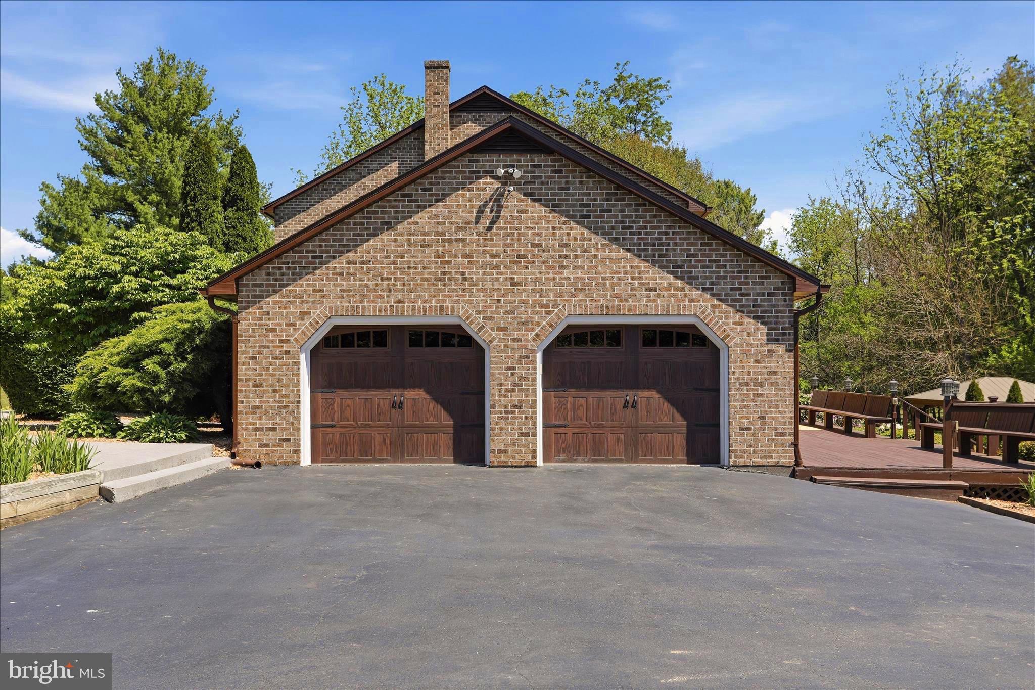 CEDAR LAWN - Residential