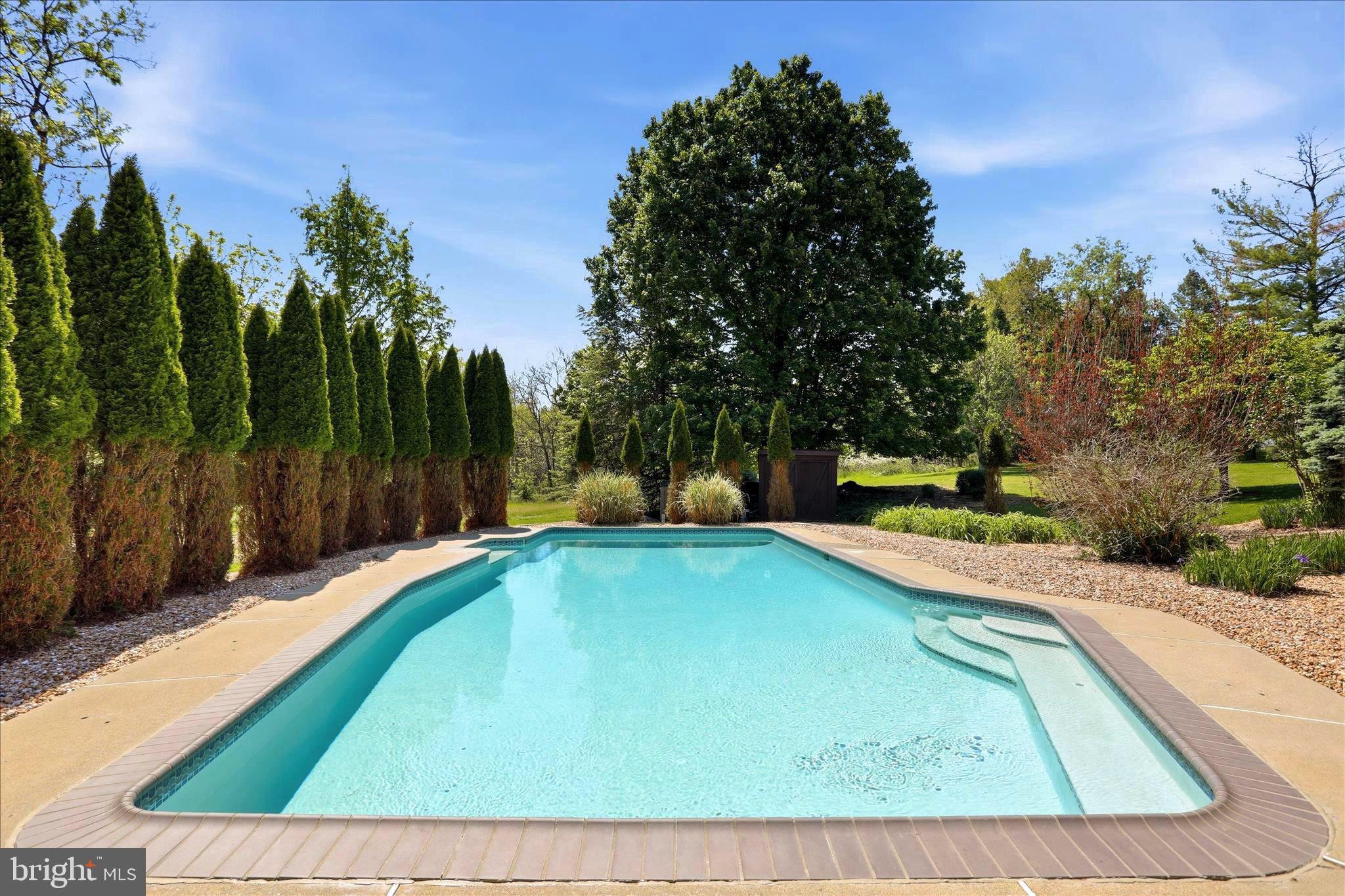 CEDAR LAWN - Residential