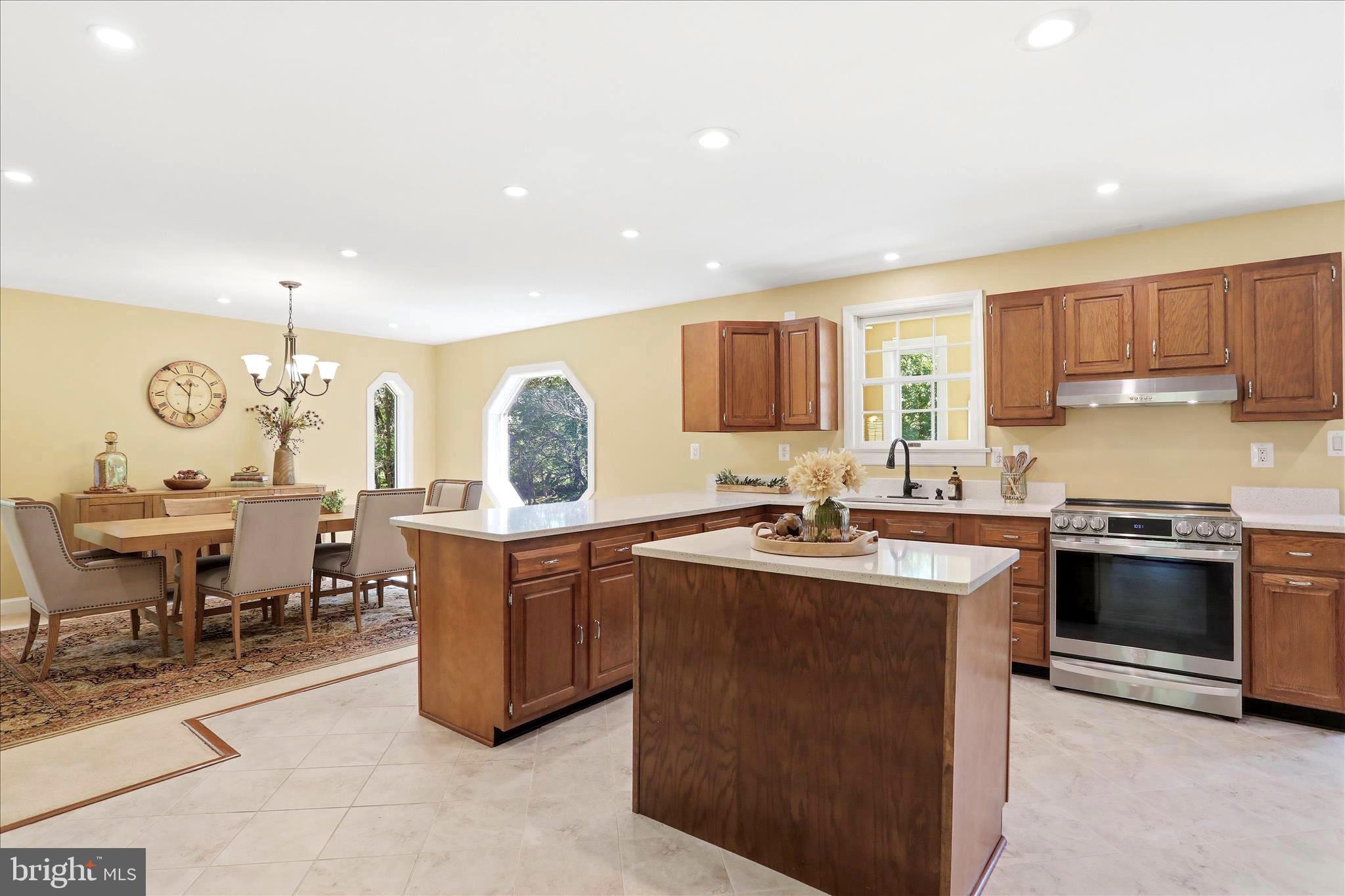 CEDAR LAWN - Residential