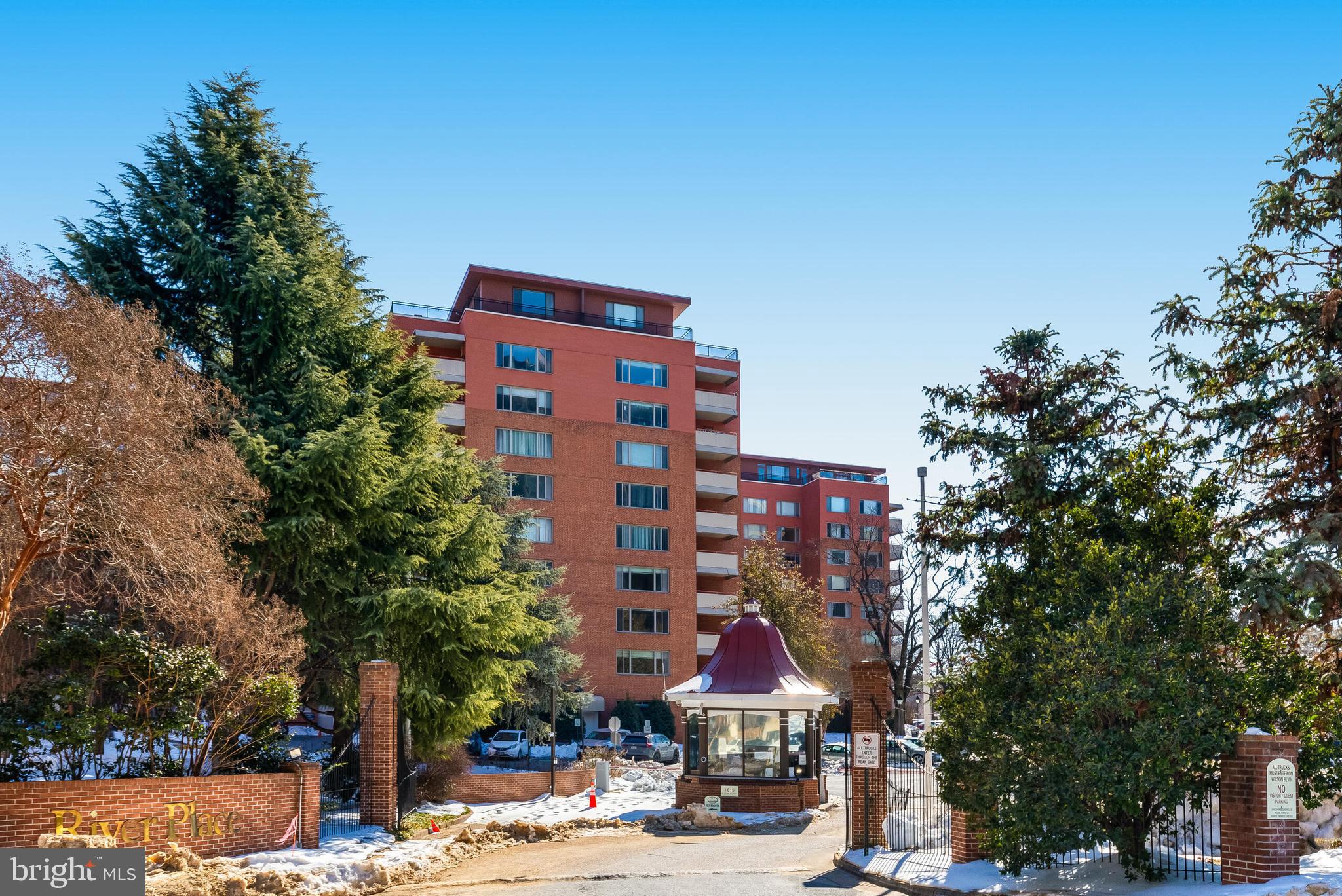 RIVER PLACE - Residential