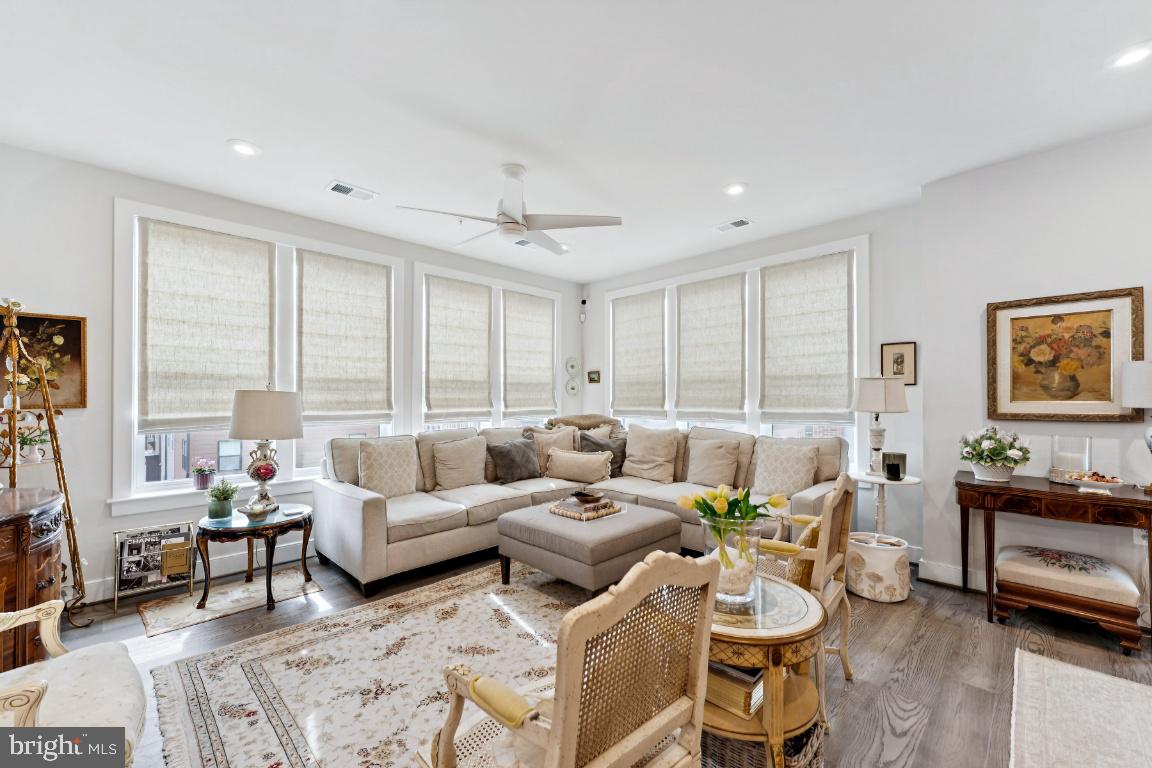 TOWER OAKS - Residential