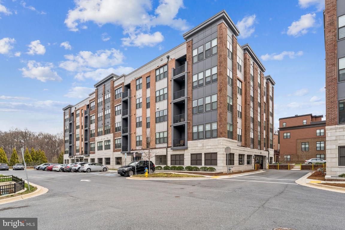TOWER OAKS - Residential