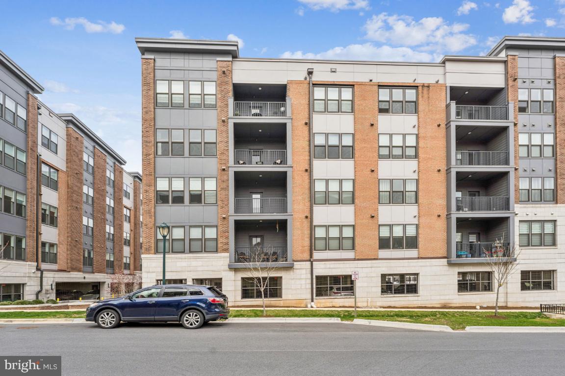 TOWER OAKS - Residential