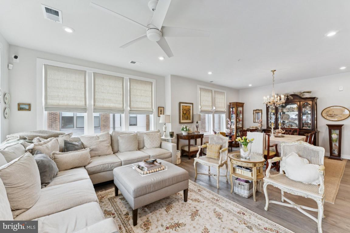 TOWER OAKS - Residential