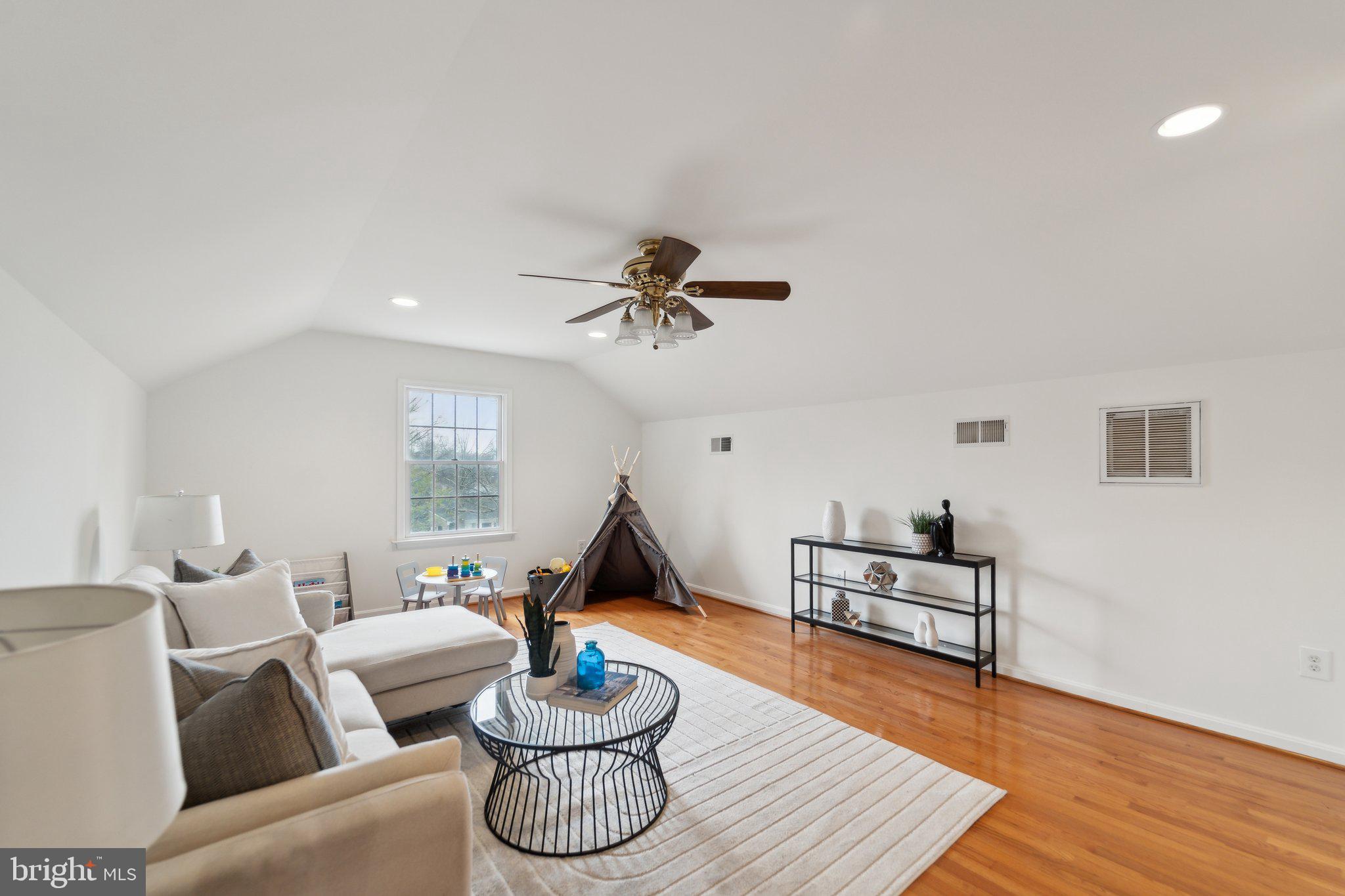 EAST FALLS CHURCH - Residential