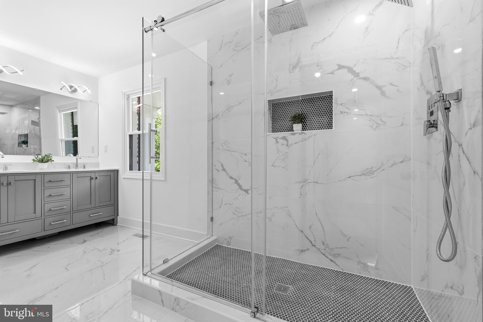 GLEN HILLS - Residential