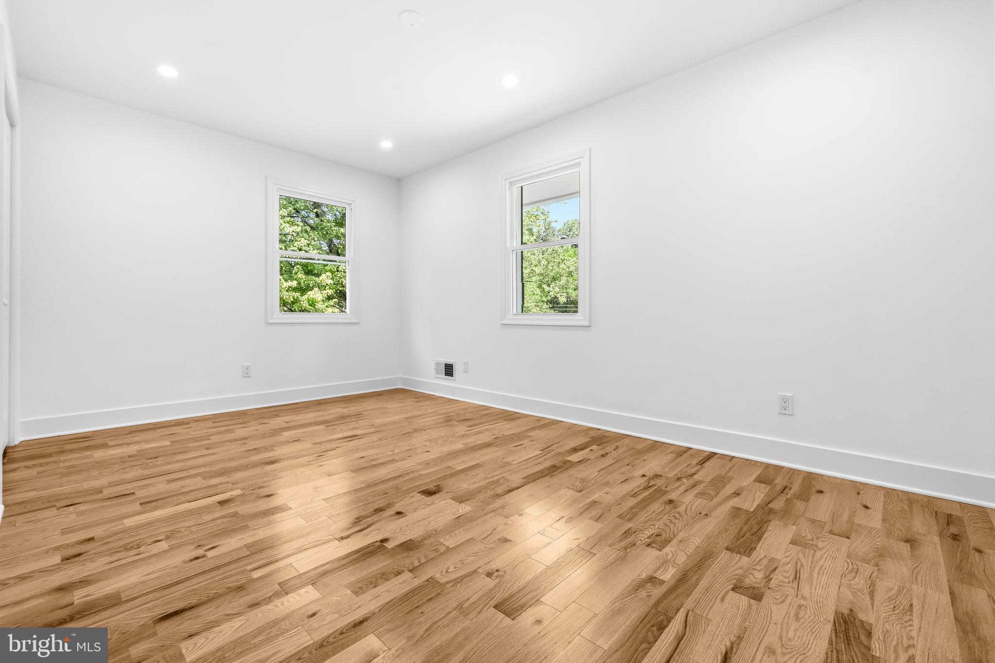 GLEN HILLS - Residential