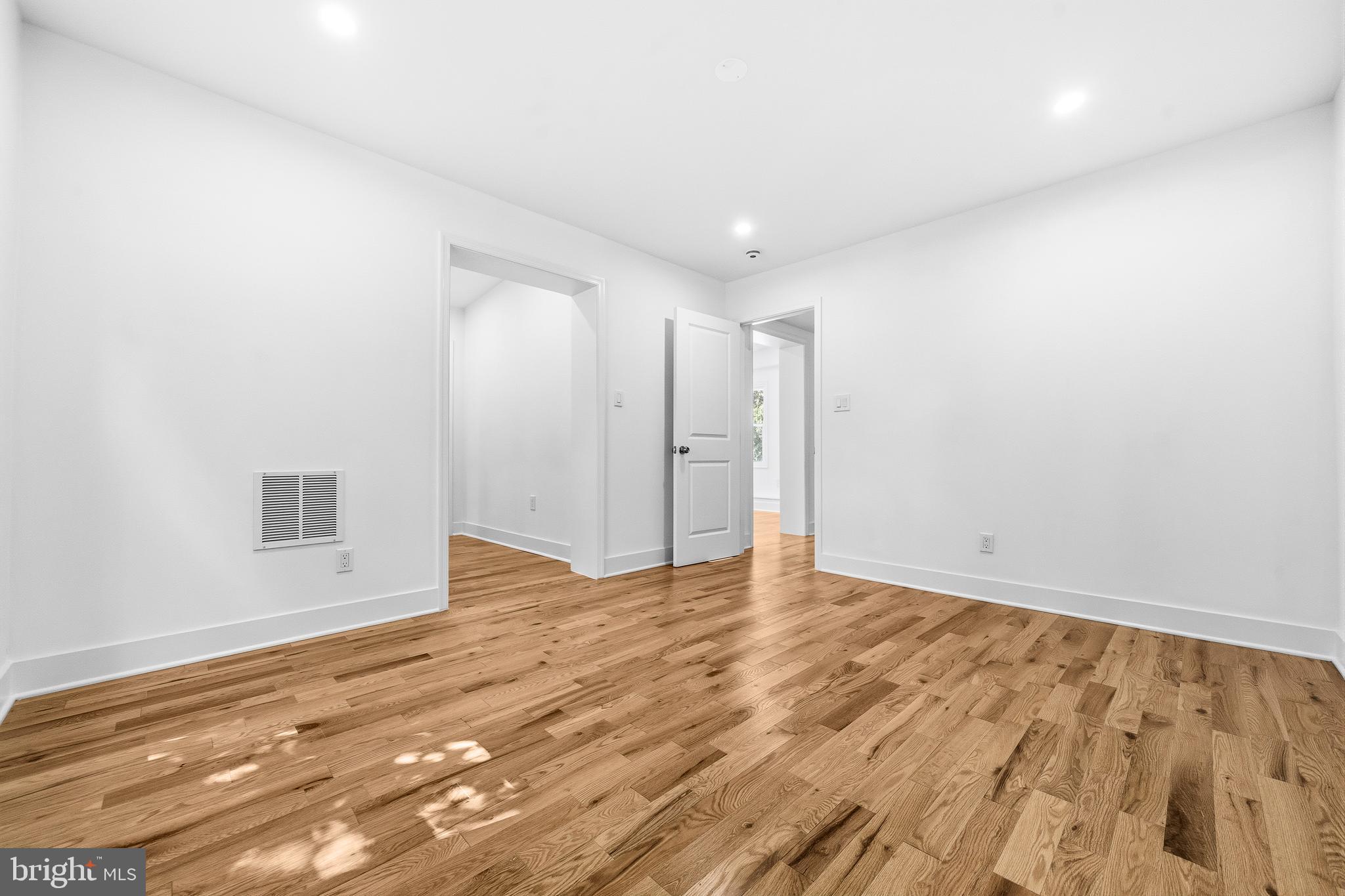 GLEN HILLS - Residential