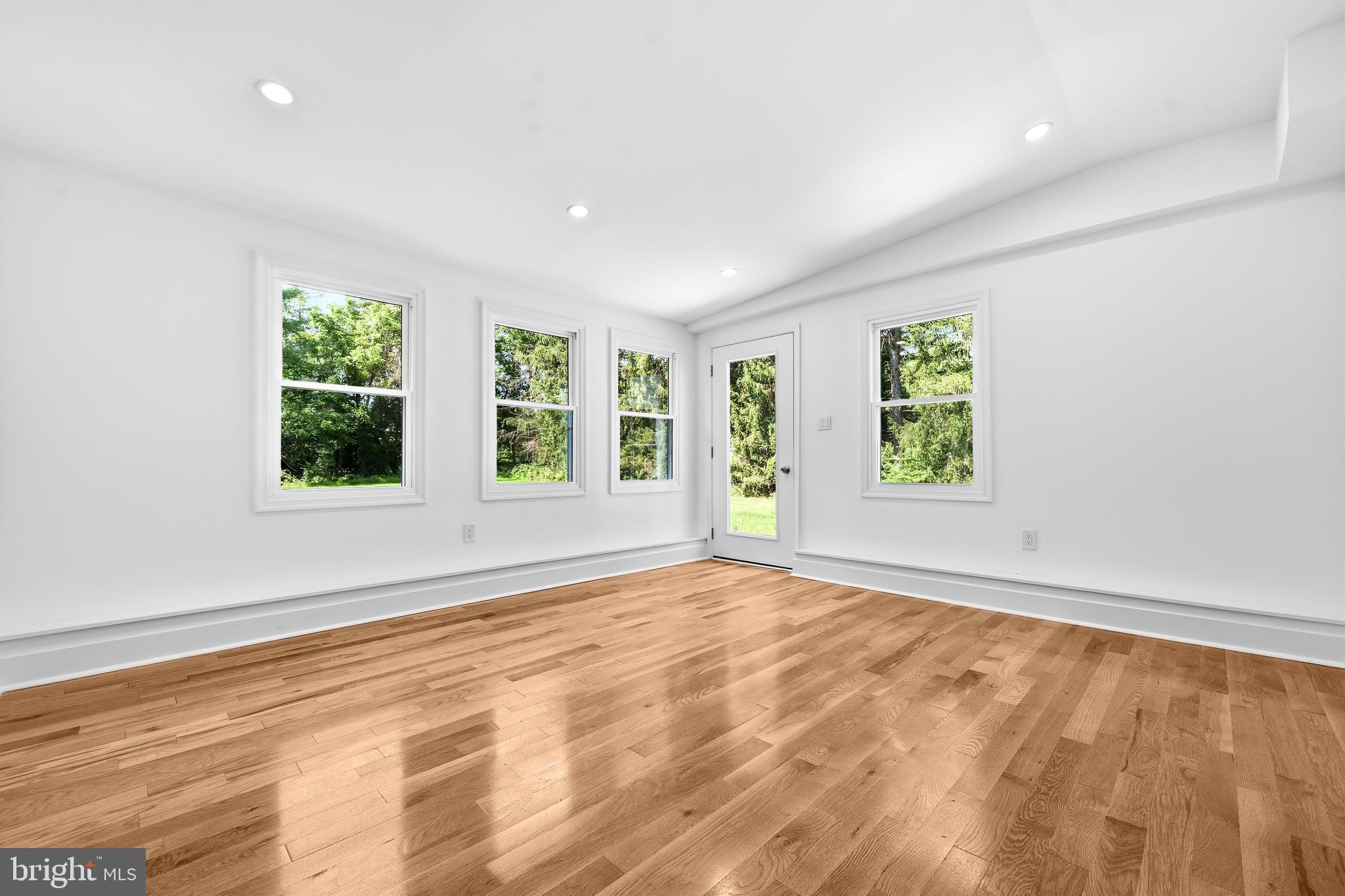 GLEN HILLS - Residential