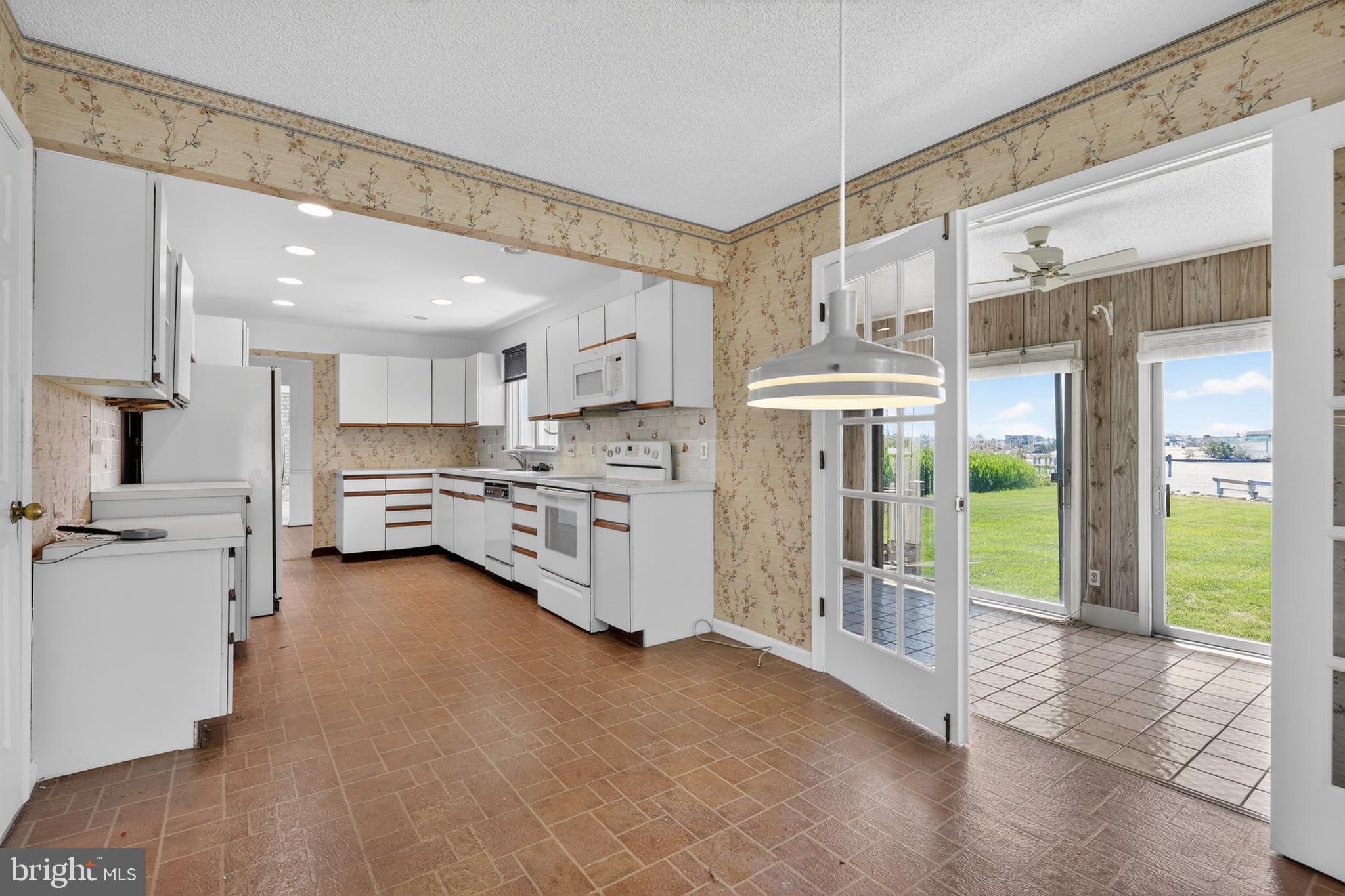 SEABREEZE DEV - Residential
