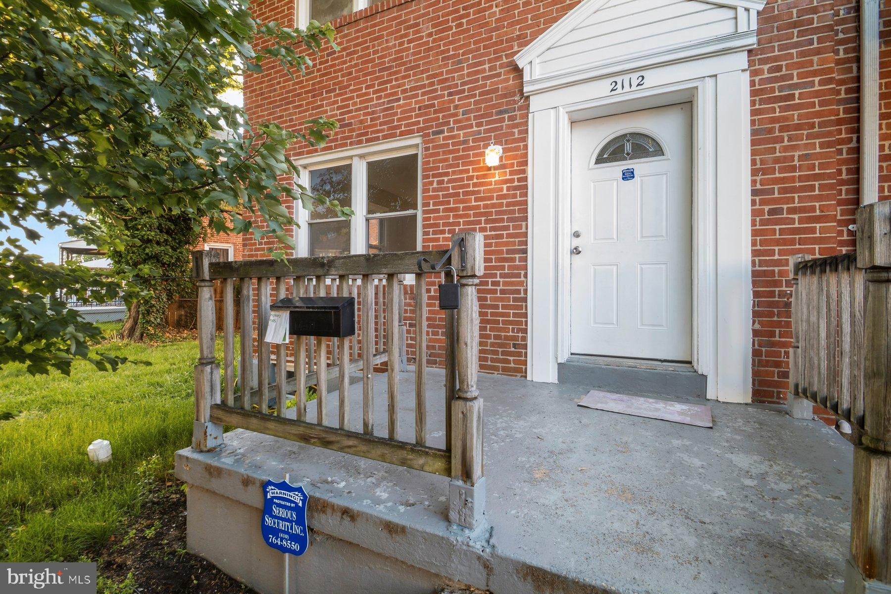 Welcome home to this beautifully maintained 3-bedroom, 2-bath property that's ready for its next owner! Situated on a desirable corner lot, this home has been lovingly cared for and is truly move-in ready—just pack your bags and move right in! Enjoy a spacious yard perfect for entertaining, gardening, or relaxing, along with the convenience of a private parking pad. Located in a great area close to shopping, dining, schools, and major commuter routes, this home offers the perfect blend of comfort and convenience. Don't miss your chance to make this wonderful property your own!