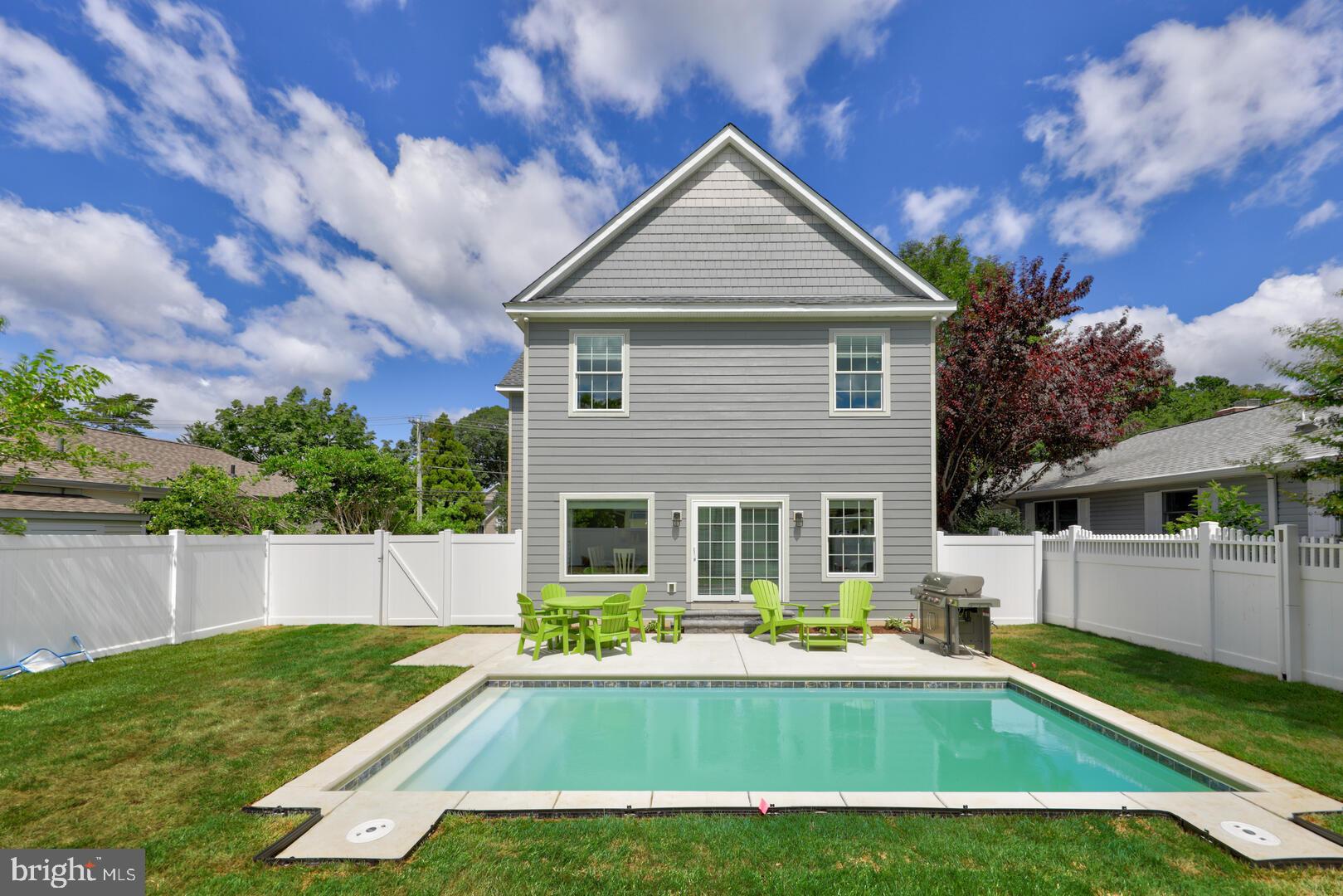 COUNTRY CLUB ESTATES - Residential