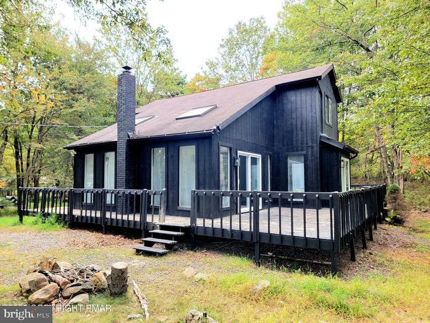 EMERALD LAKES - Residential