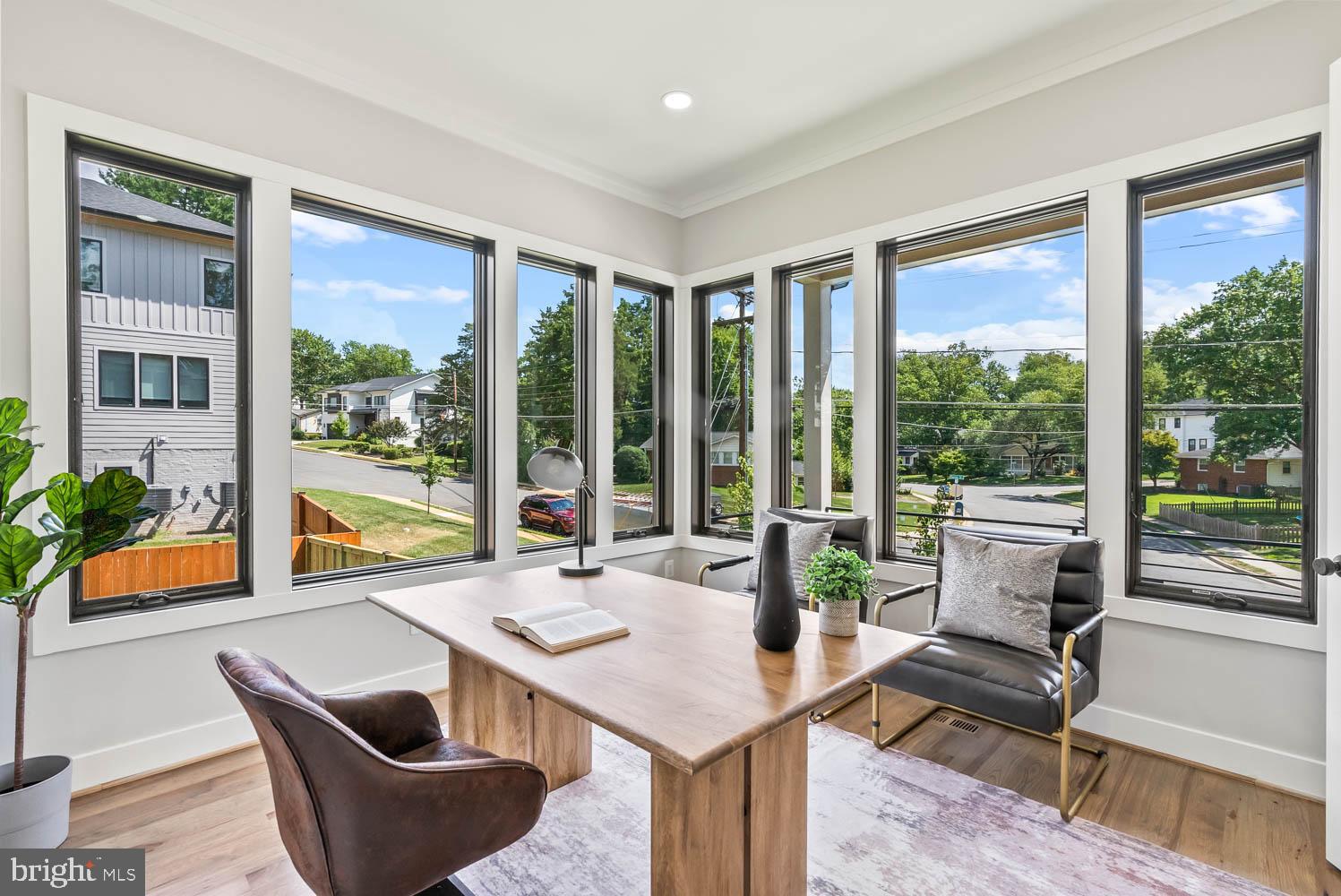 VIENNA WOODS - Residential