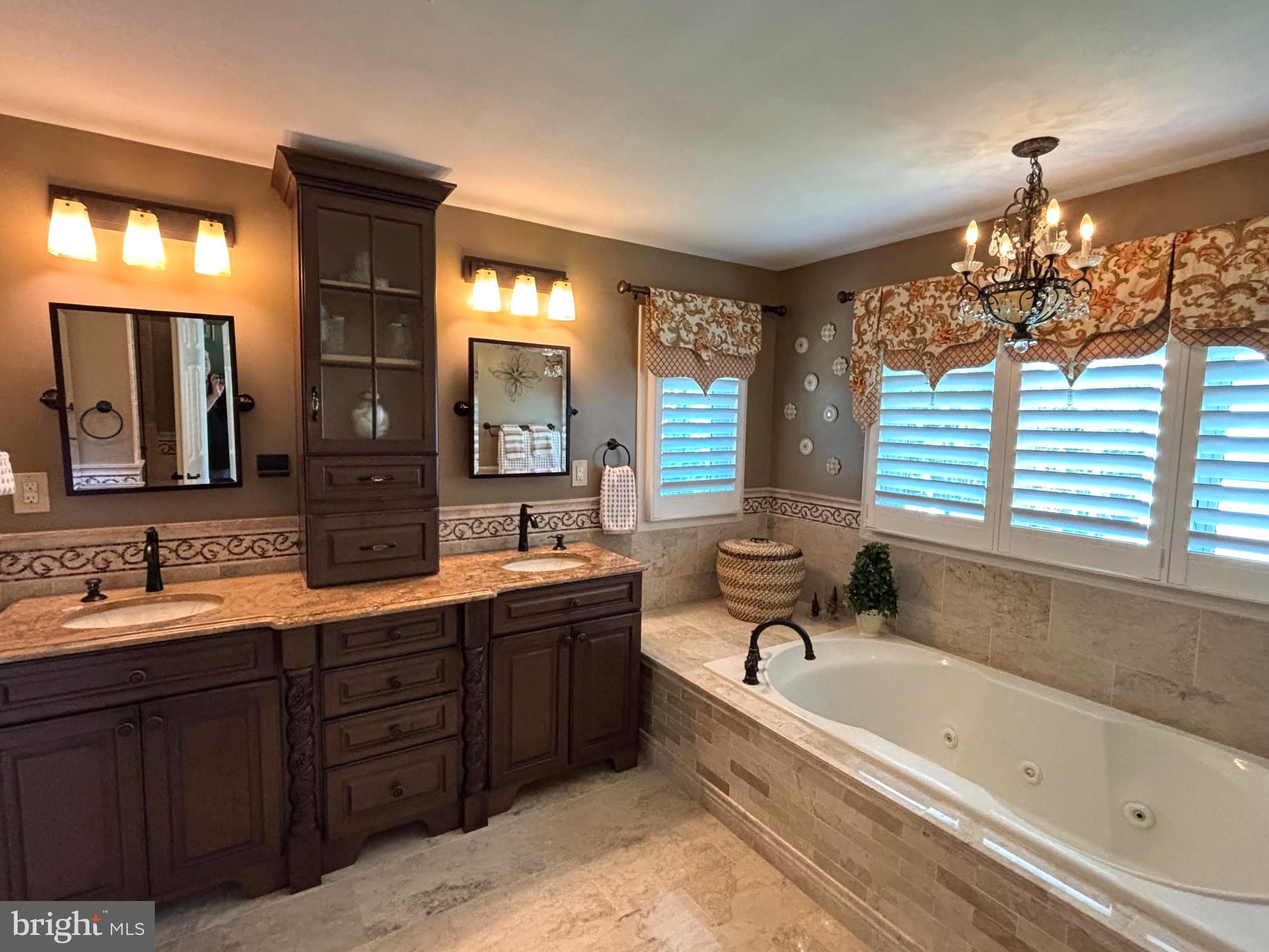 VIRGINIA OAKS - Residential