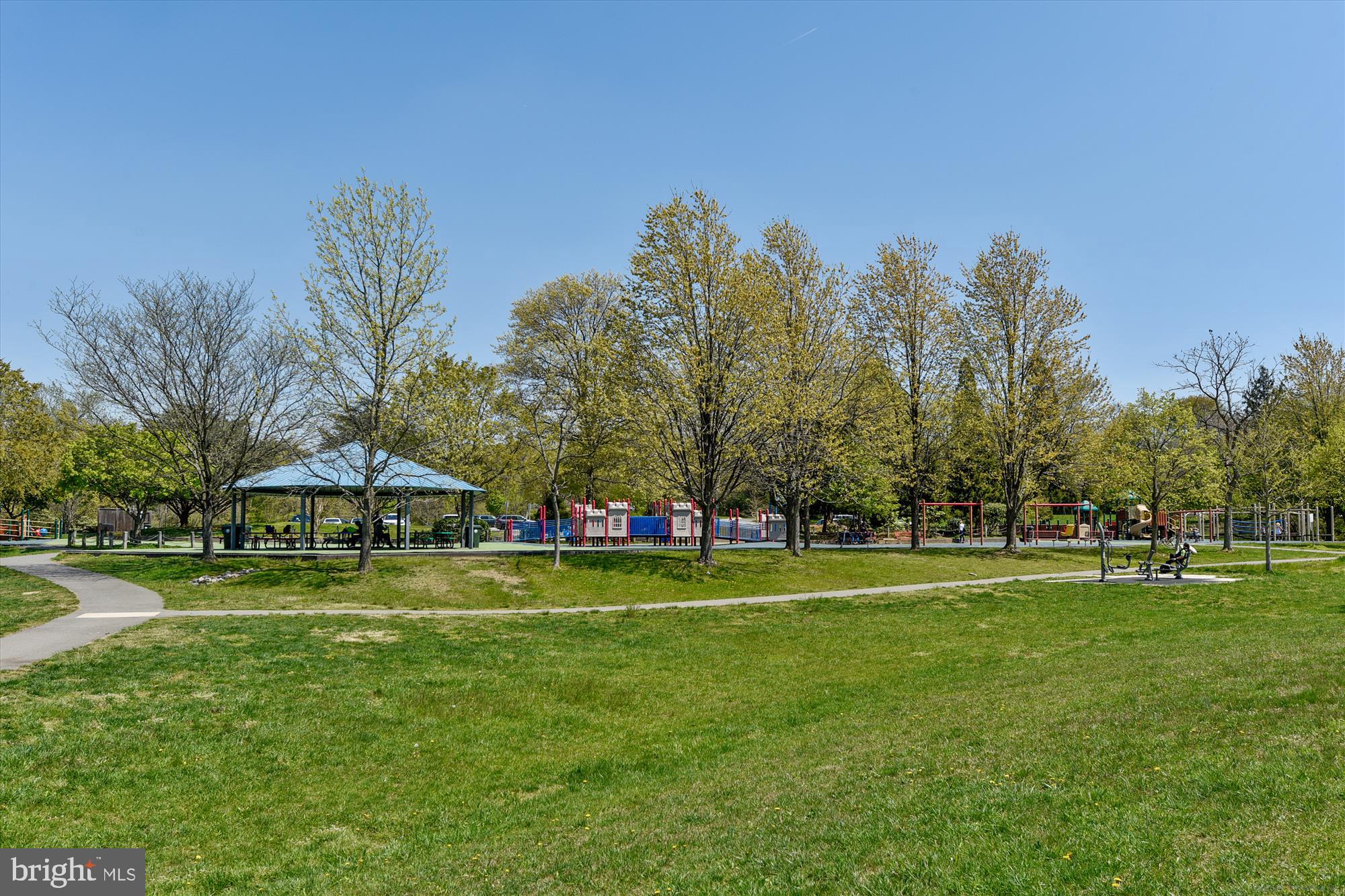POTOMAC VILLAGE - Residential