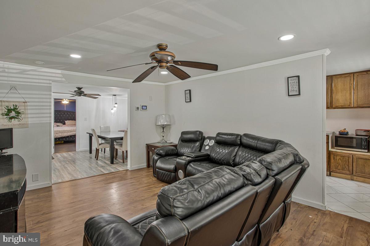 LONG BEACH - Residential