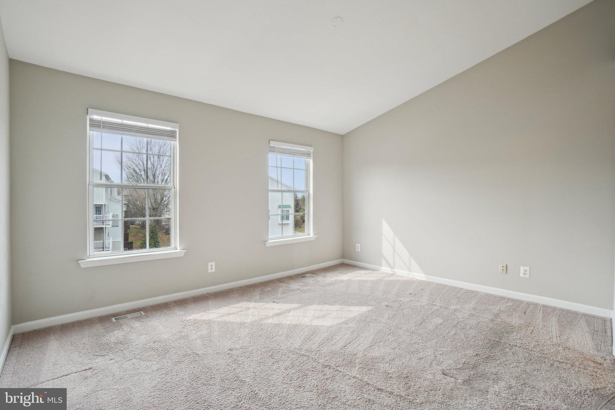 DOMINION STATION CONDOMINIUM - Residential Lease