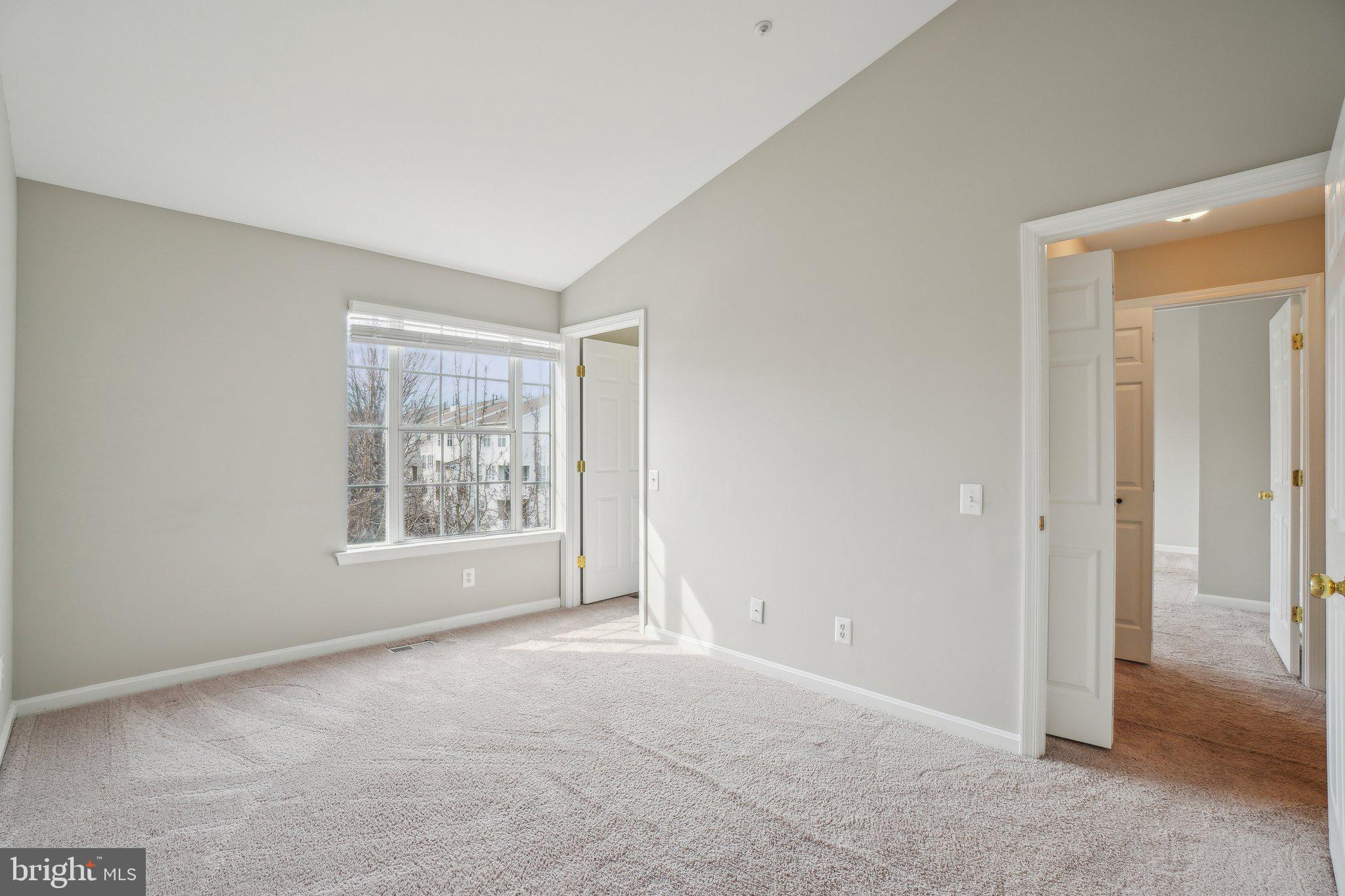 DOMINION STATION CONDOMINIUM - Residential Lease