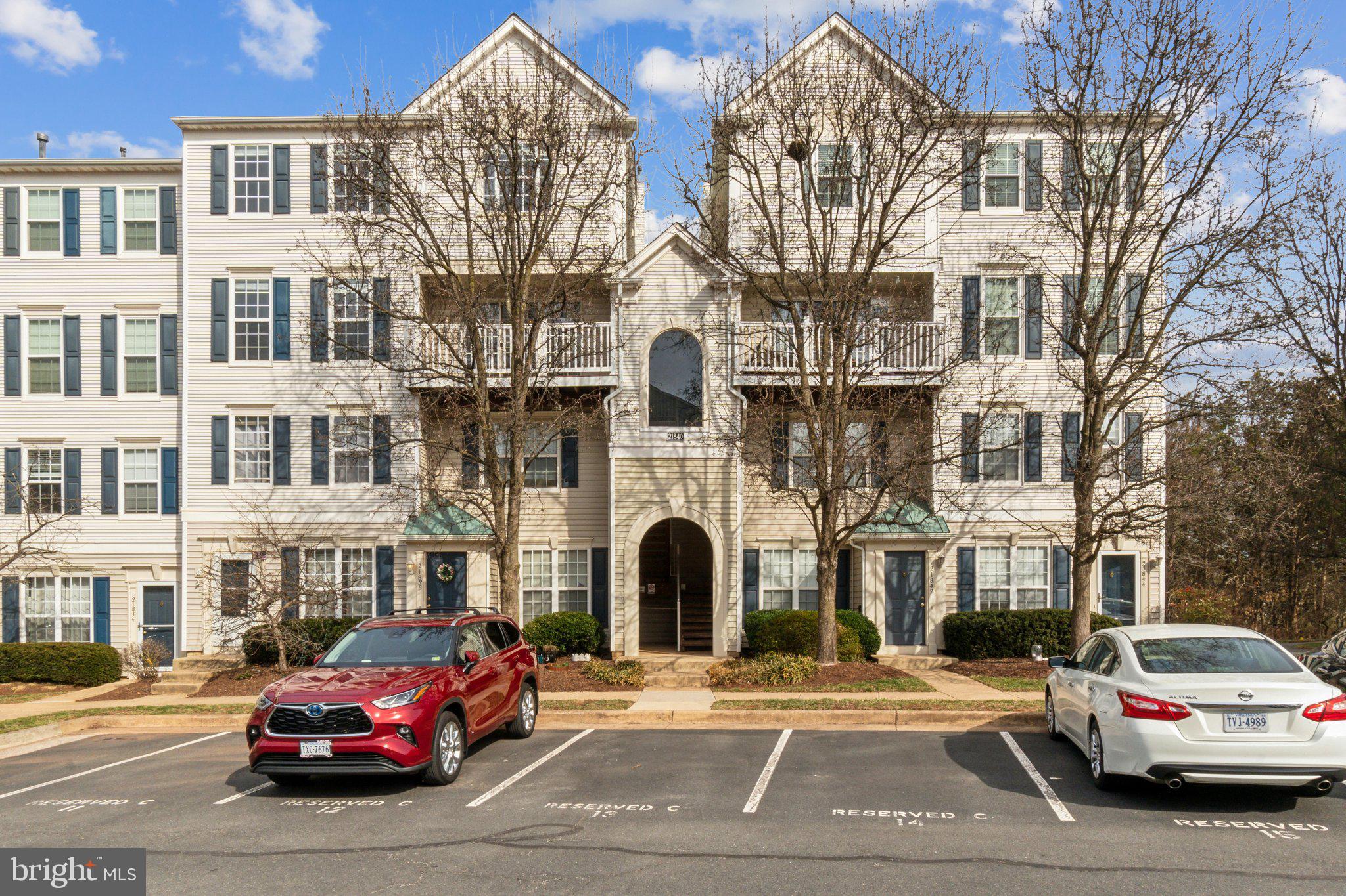 DOMINION STATION CONDOMINIUM - Residential Lease
