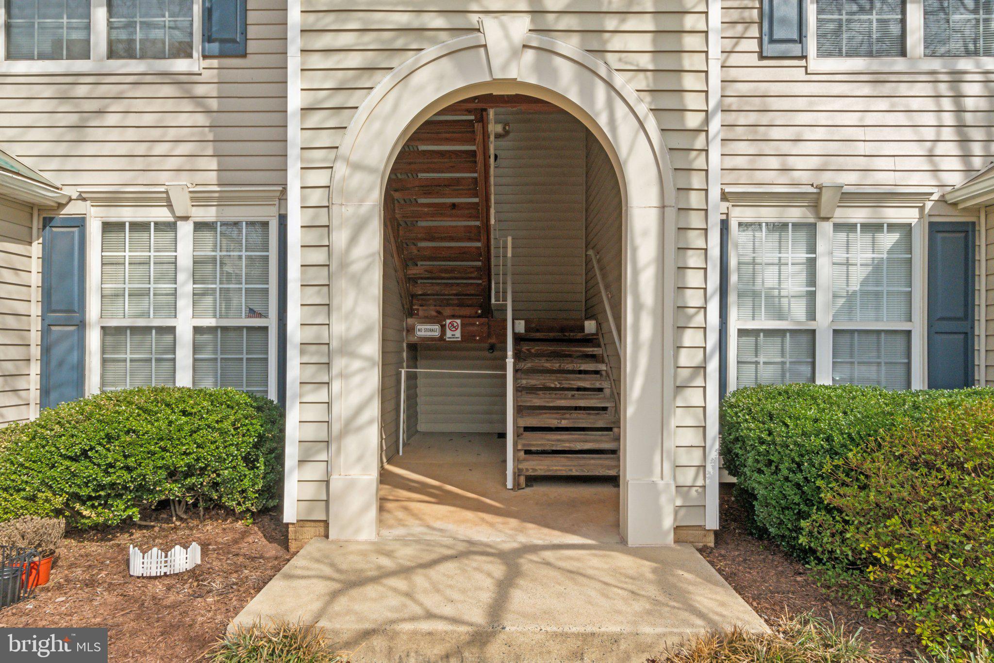 DOMINION STATION CONDOMINIUM - Residential Lease