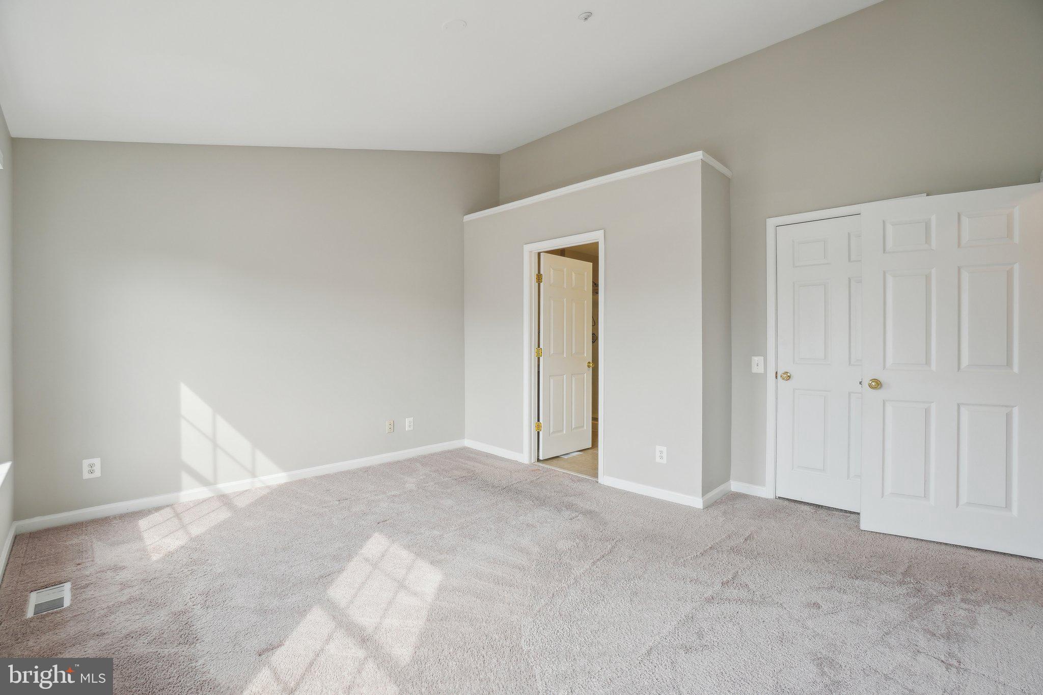 DOMINION STATION CONDOMINIUM - Residential Lease