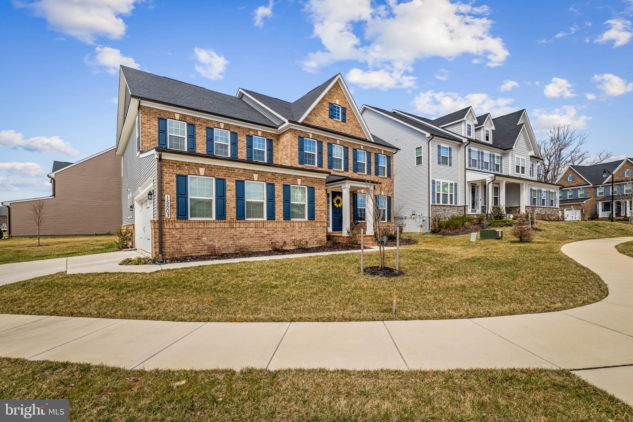 SOUTH LAKE - Residential