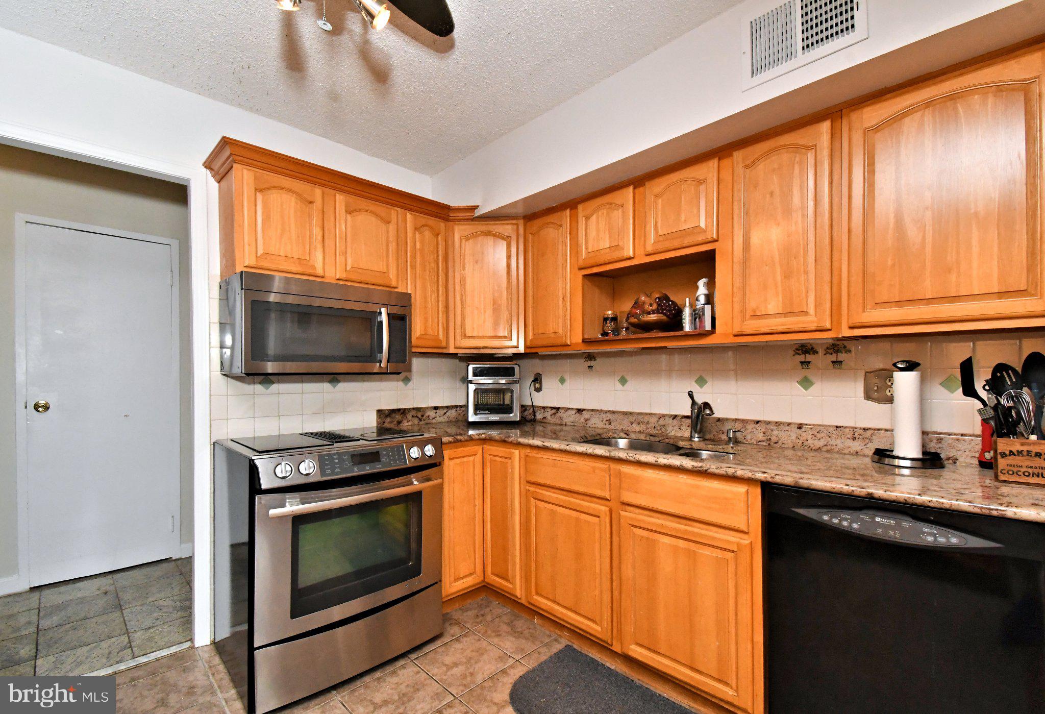 PLYMOUTH HILLS - Residential