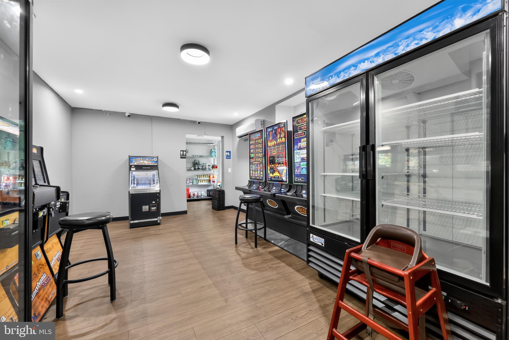 NORRISTOWN - Commercial Sale