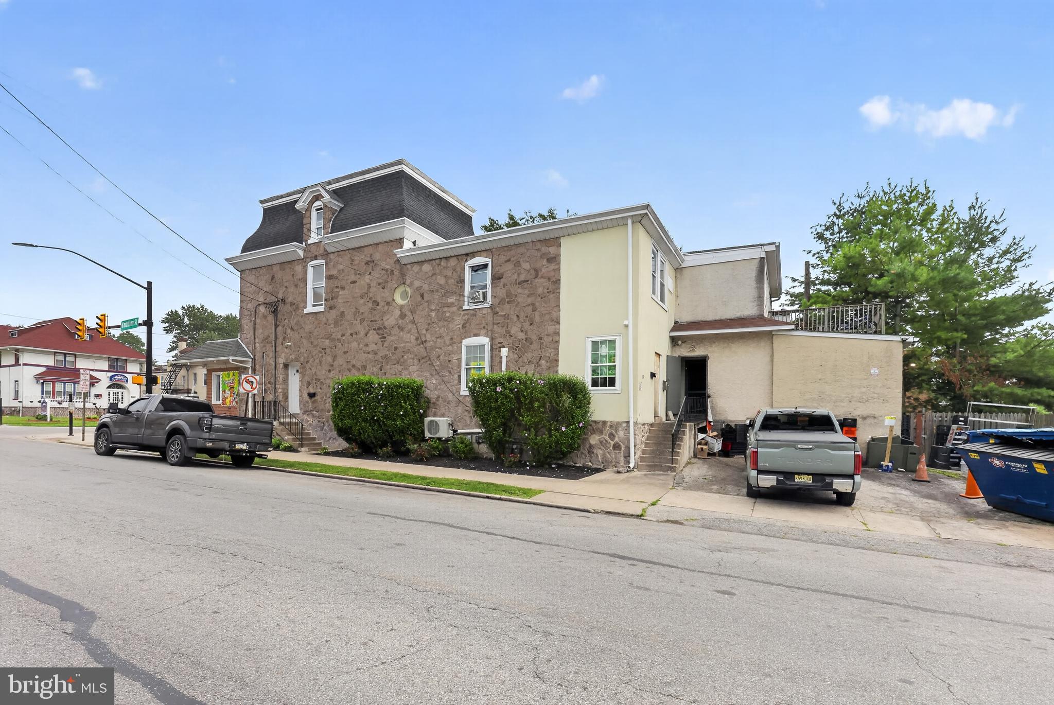 NORRISTOWN - Commercial Sale