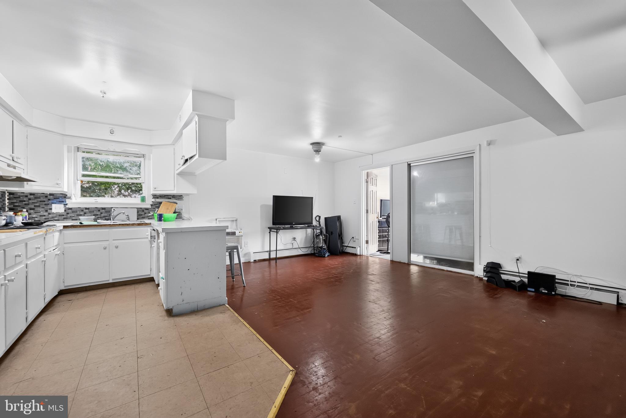 NORRISTOWN - Commercial Sale