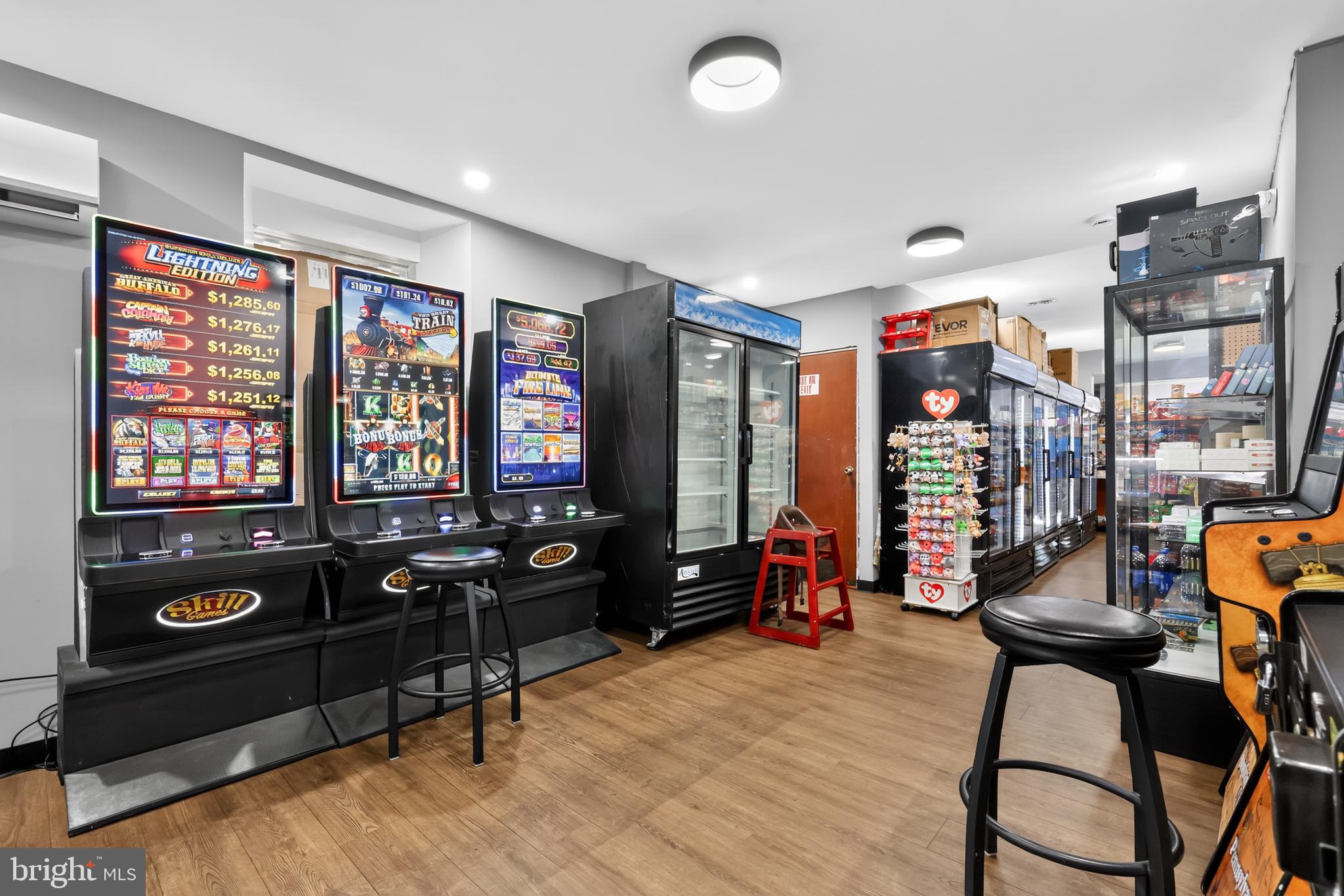 NORRISTOWN - Commercial Sale