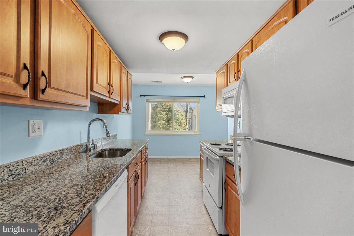 THE VILLAGE PARK - Residential Lease