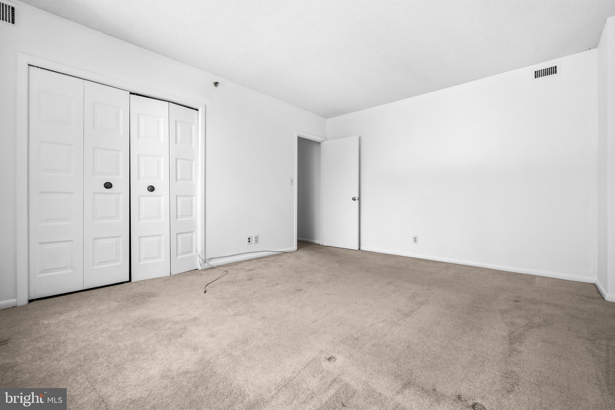 SKYLINE SQUARE CONDO - Residential