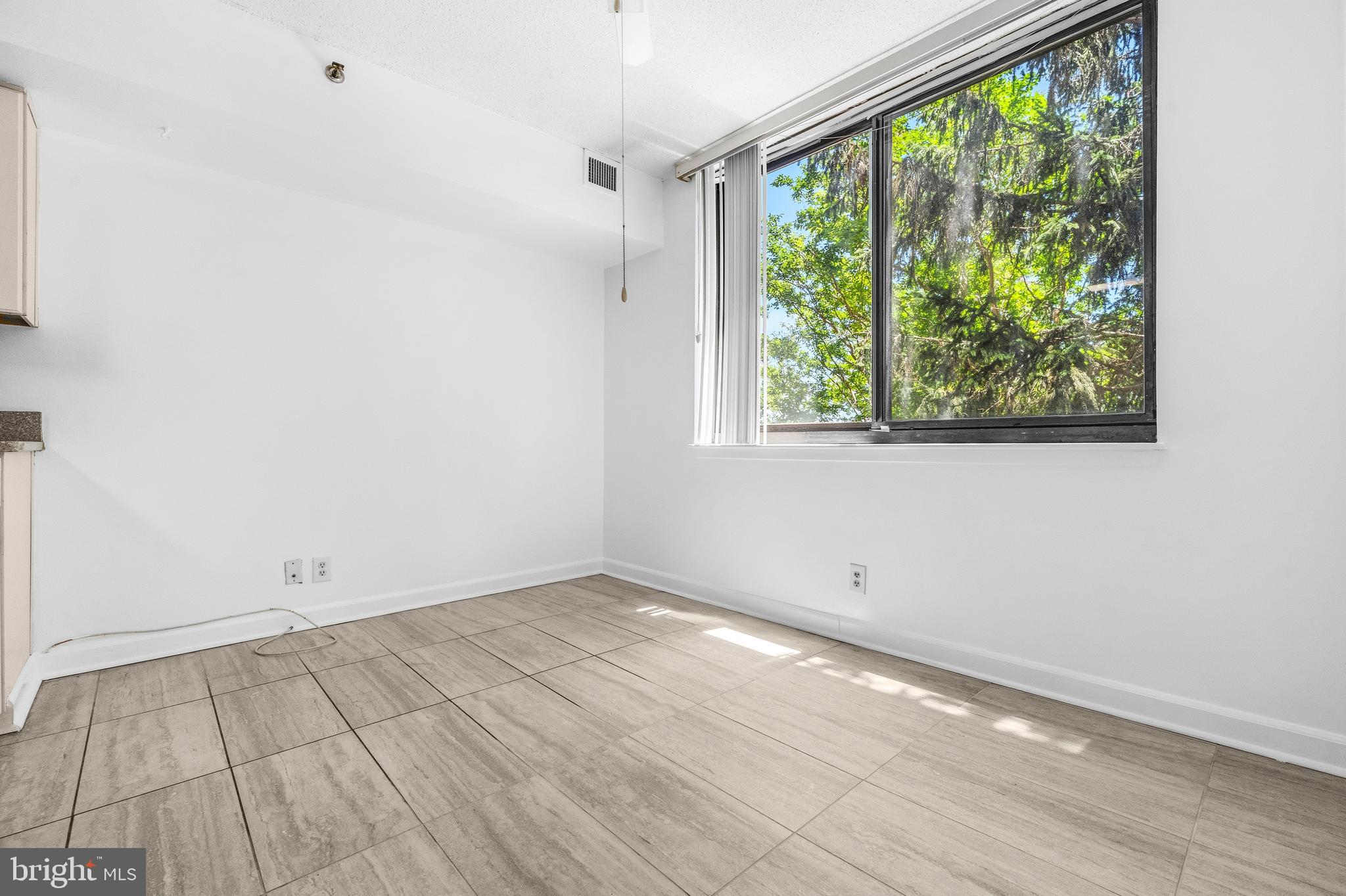 SKYLINE SQUARE CONDO - Residential