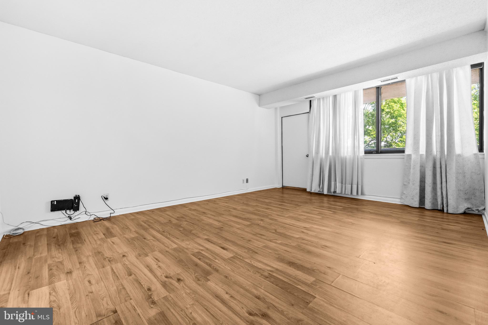 SKYLINE SQUARE CONDO - Residential