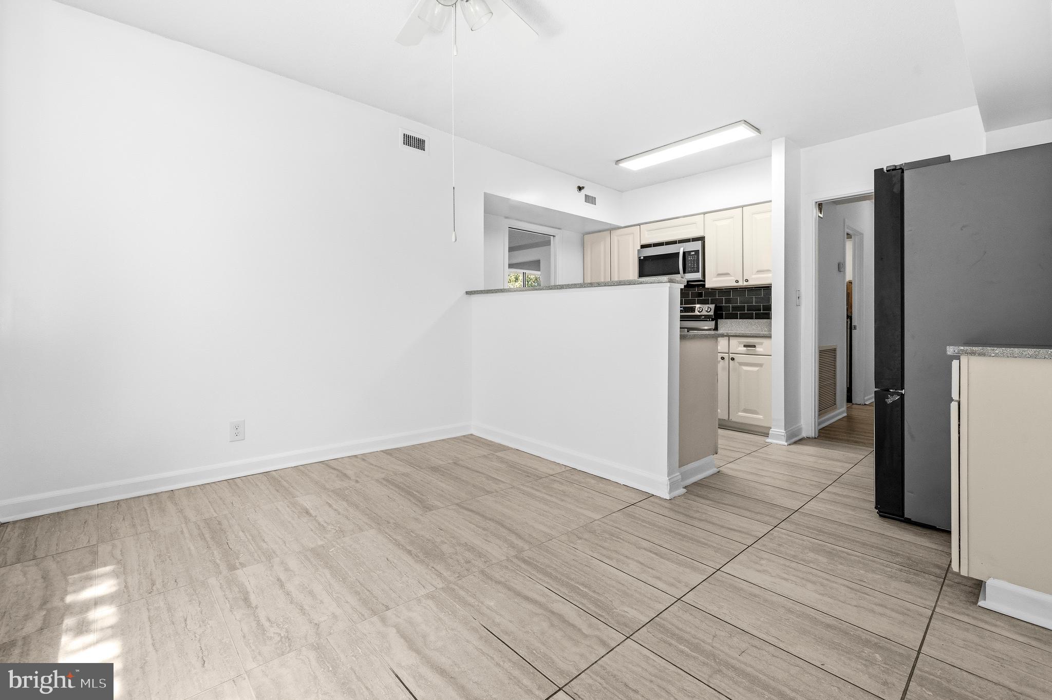SKYLINE SQUARE CONDO - Residential