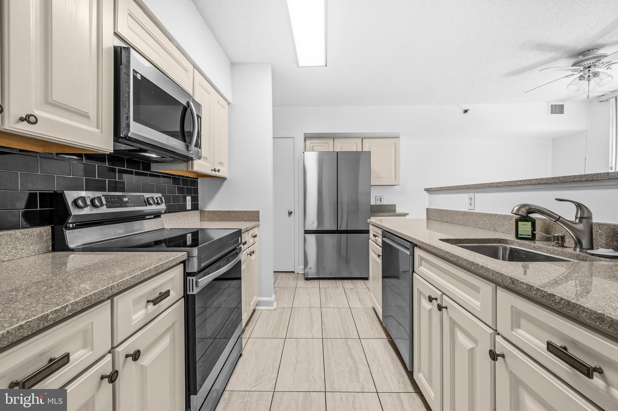 SKYLINE SQUARE CONDO - Residential