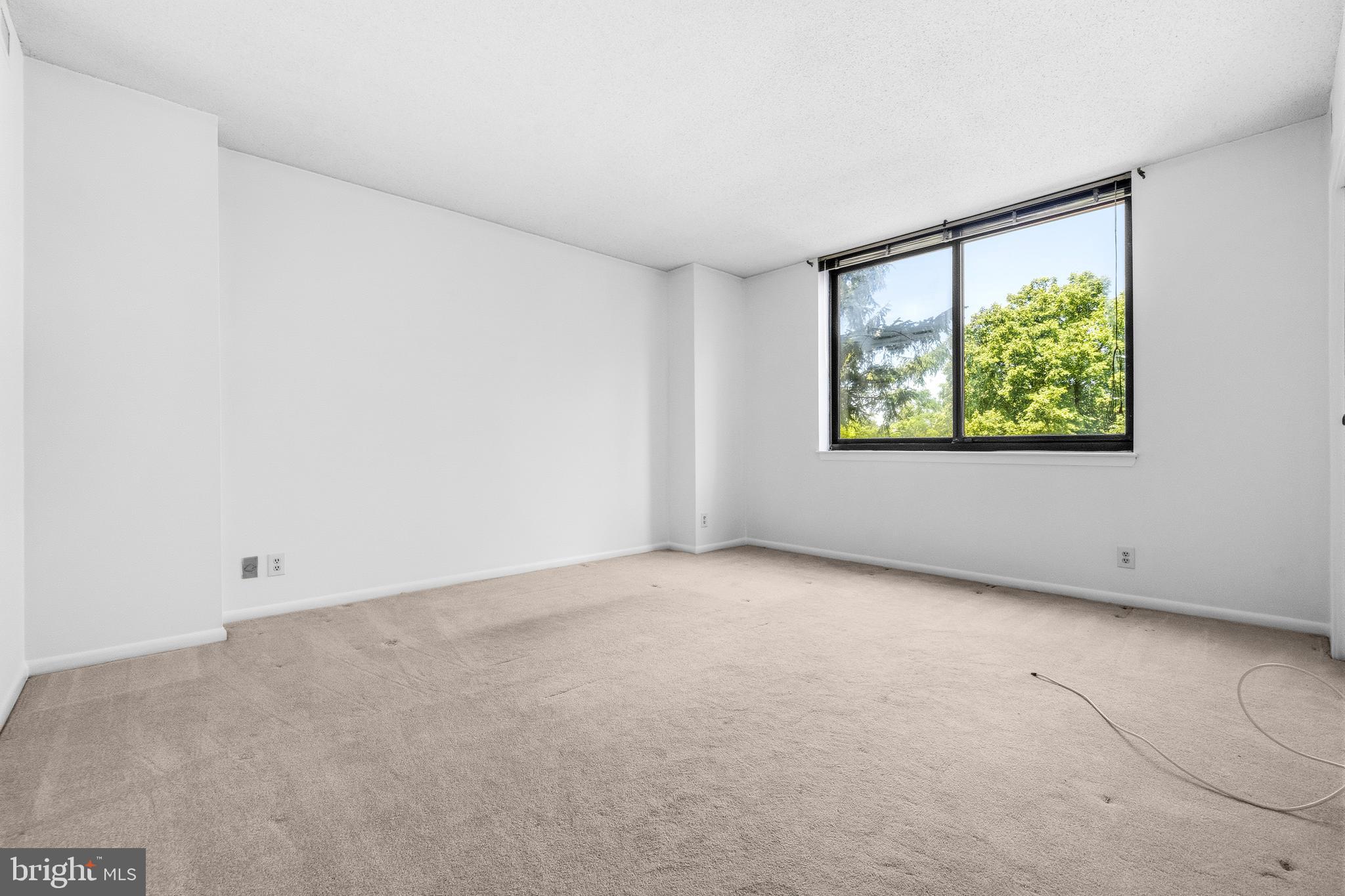 SKYLINE SQUARE CONDO - Residential