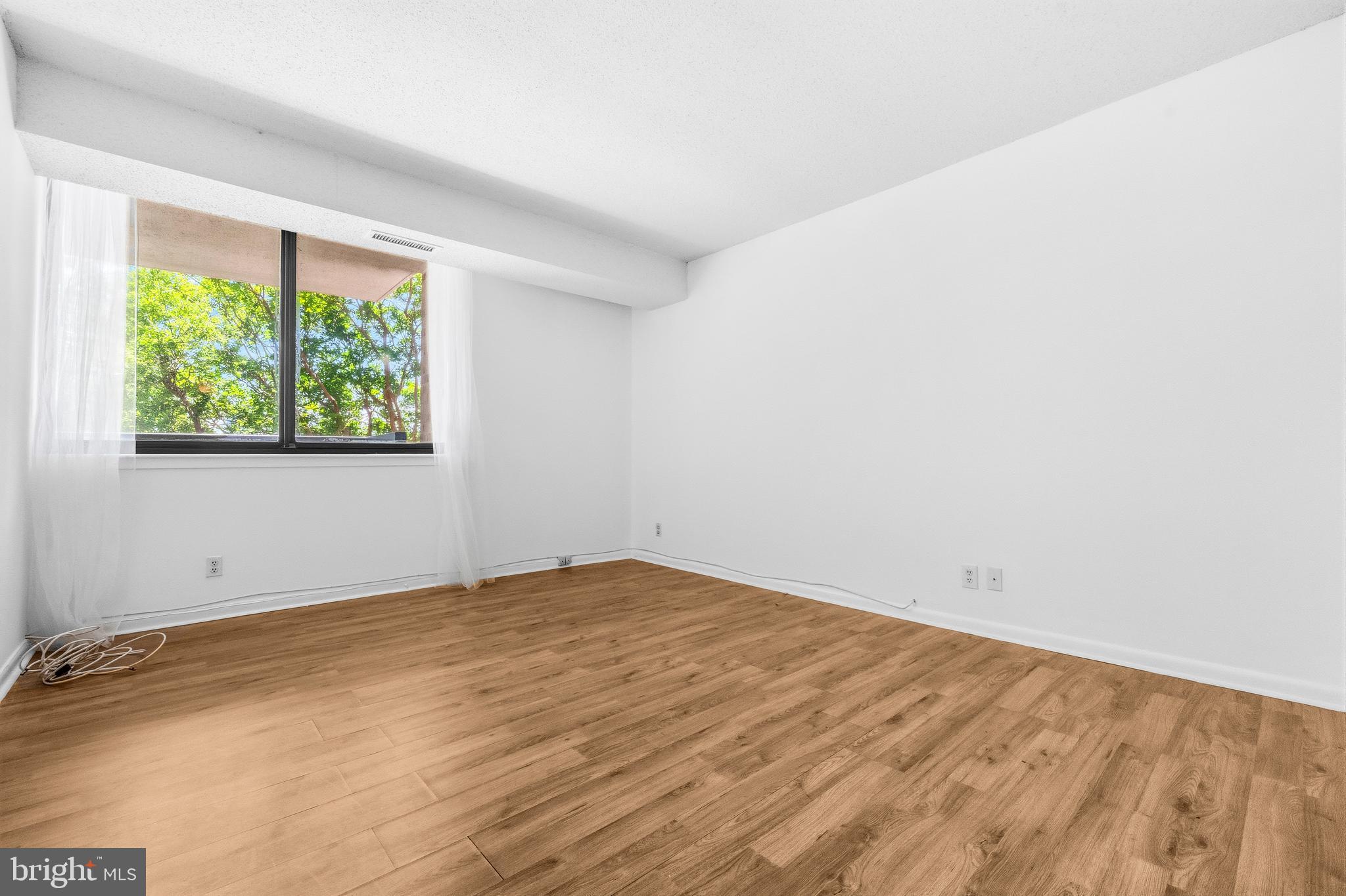 SKYLINE SQUARE CONDO - Residential