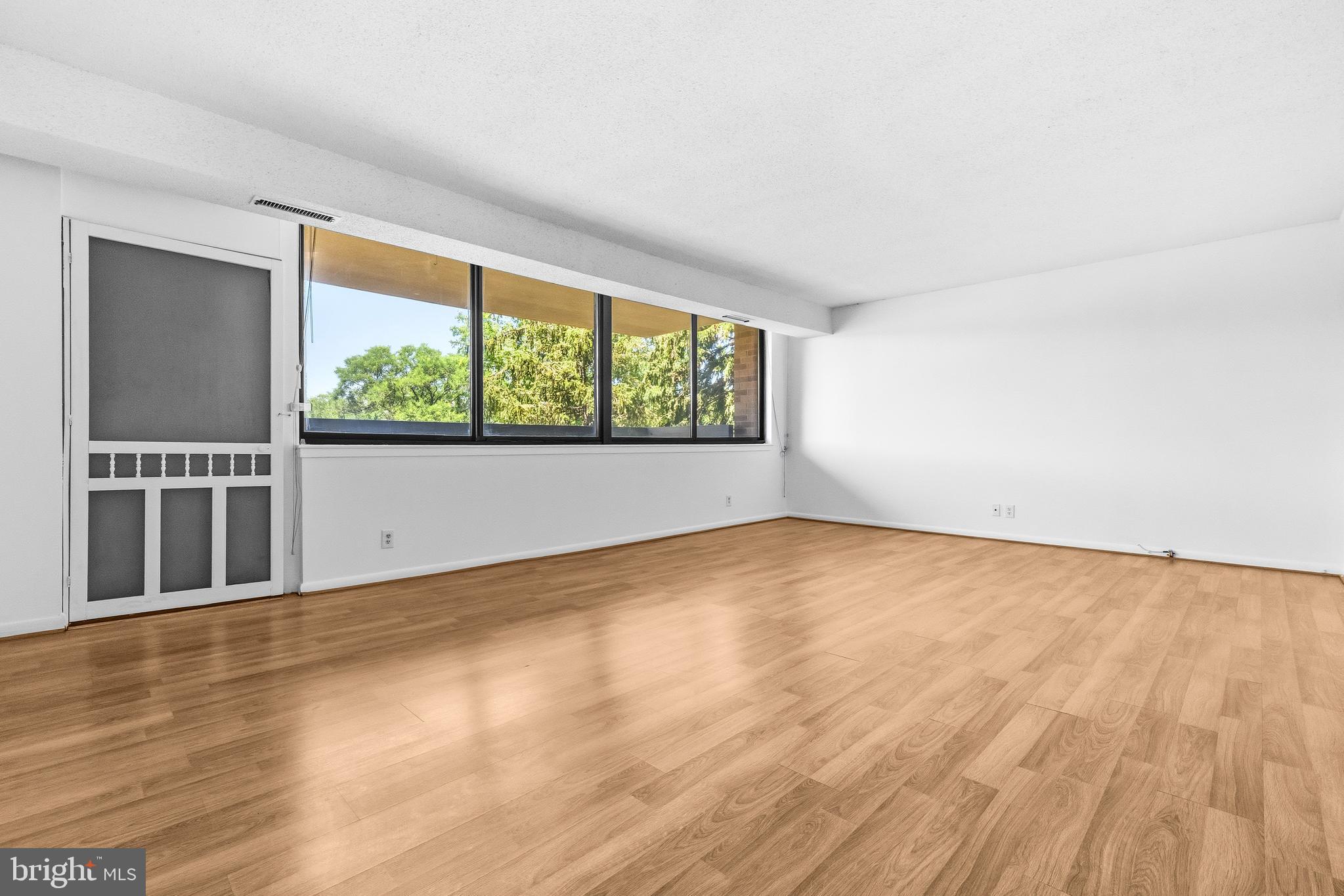 SKYLINE SQUARE CONDO - Residential