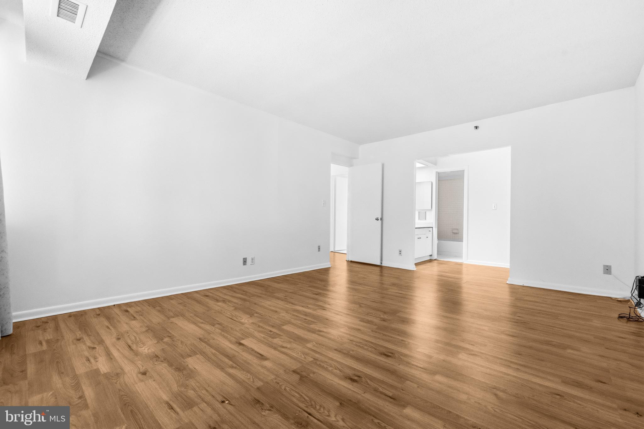 SKYLINE SQUARE CONDO - Residential