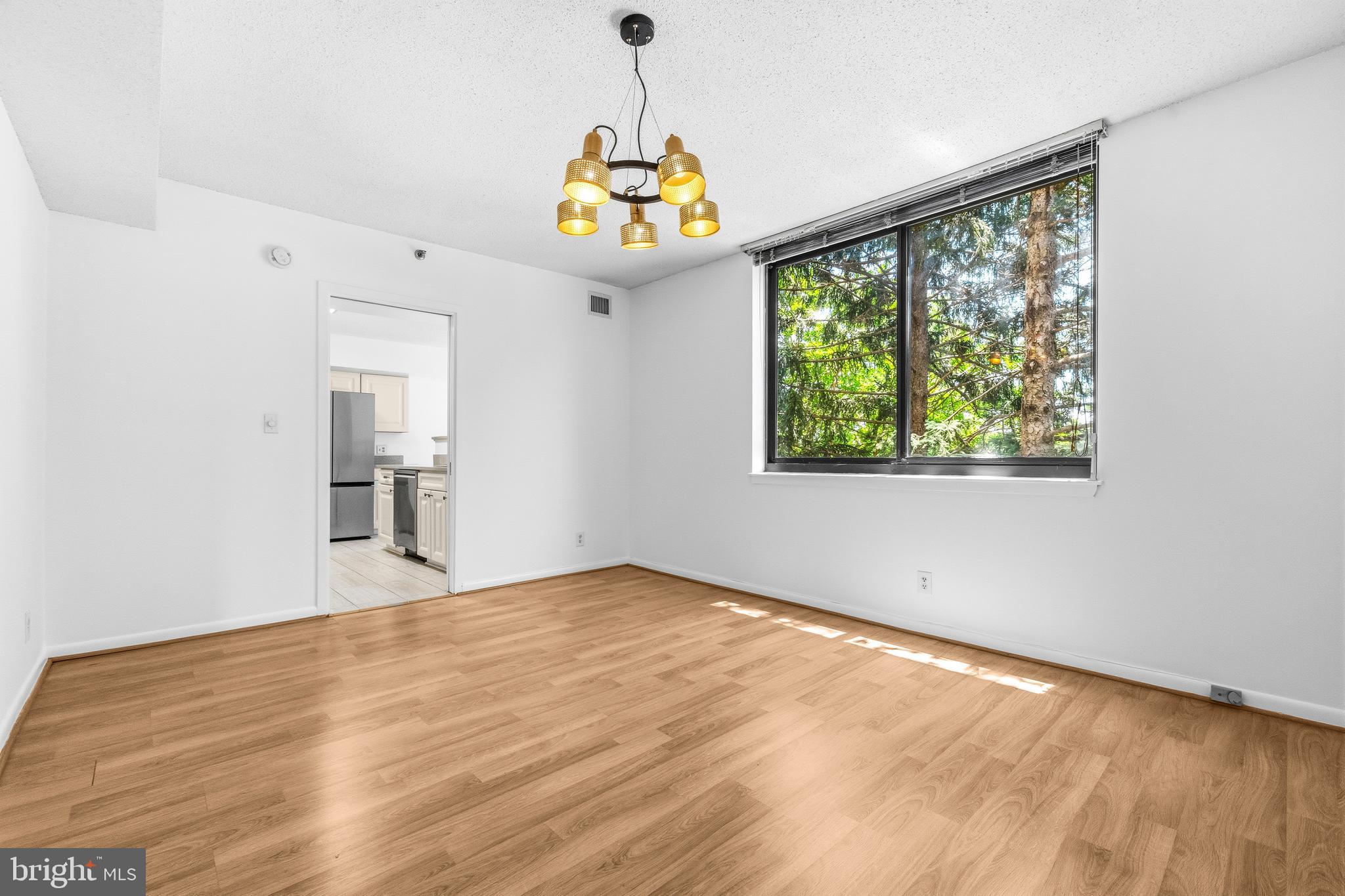 SKYLINE SQUARE CONDO - Residential