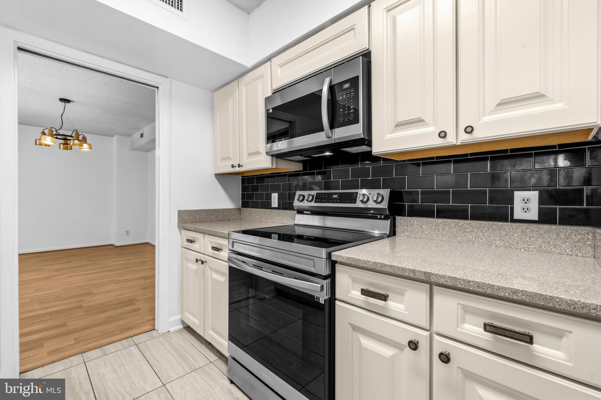 SKYLINE SQUARE CONDO - Residential