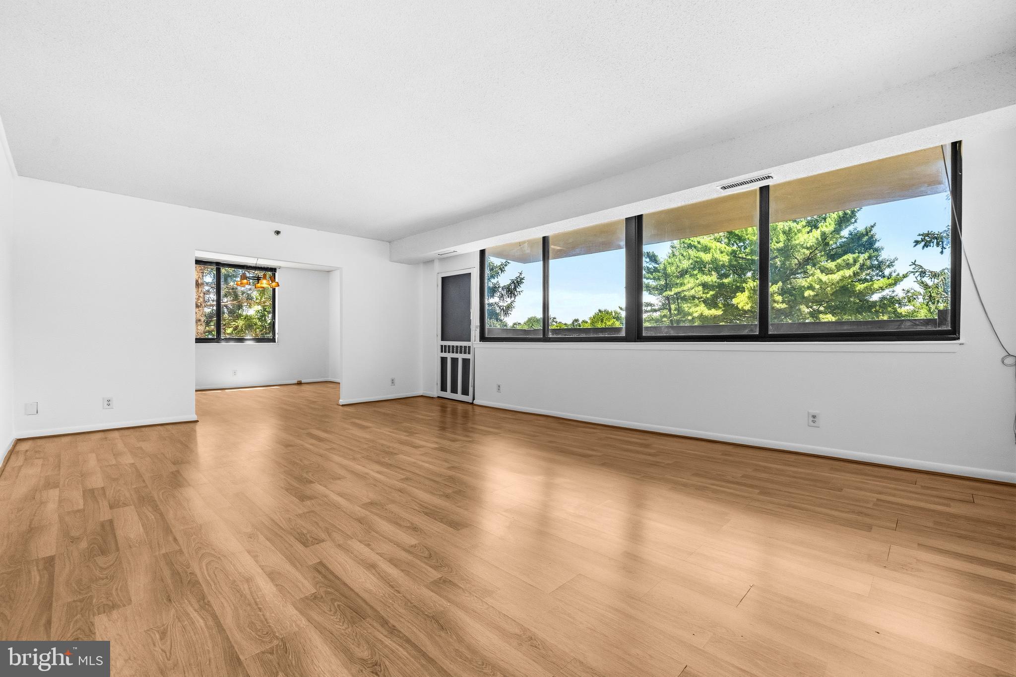 SKYLINE SQUARE CONDO - Residential