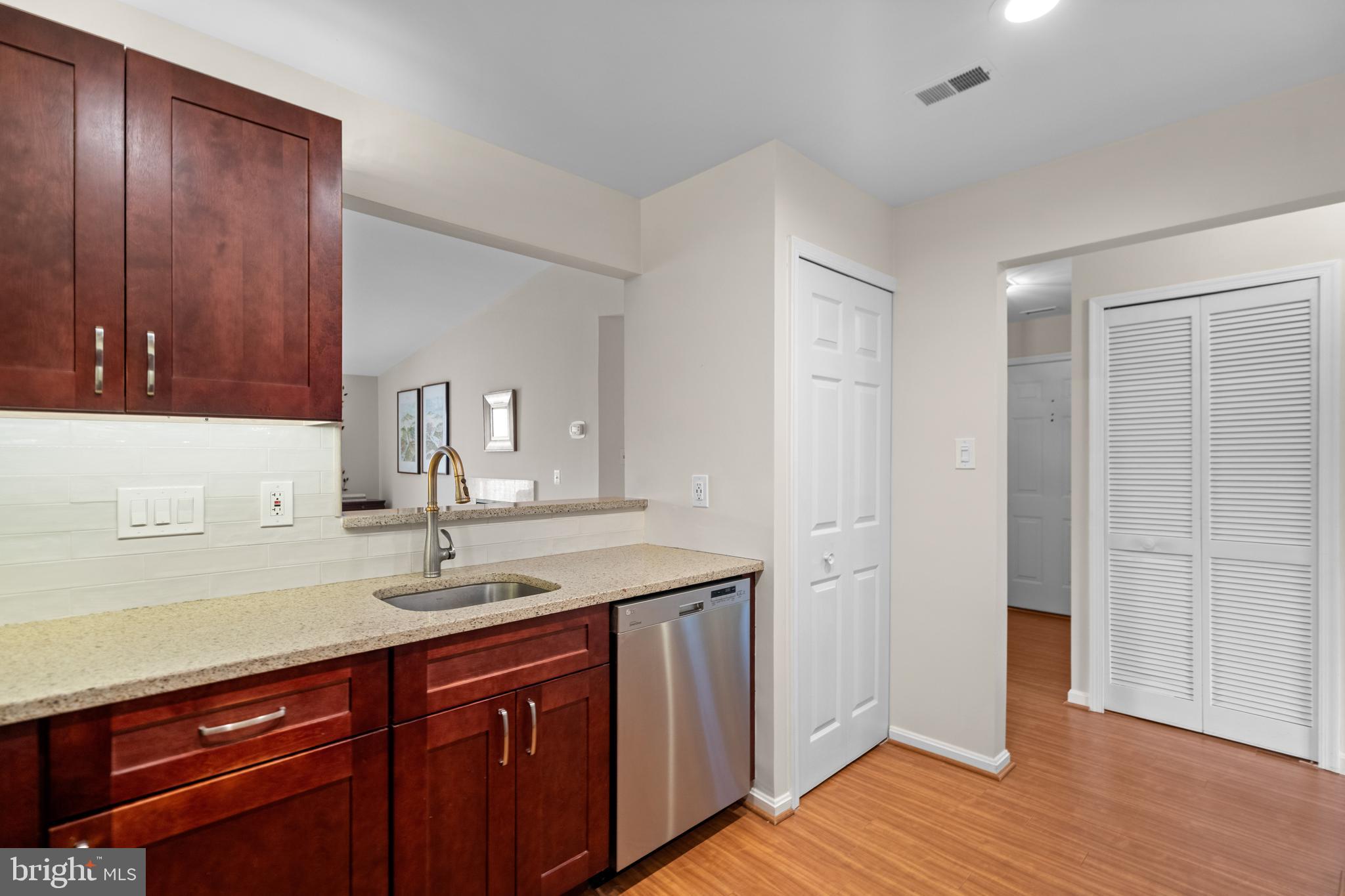 ASHBURN VILLAGE - Residential