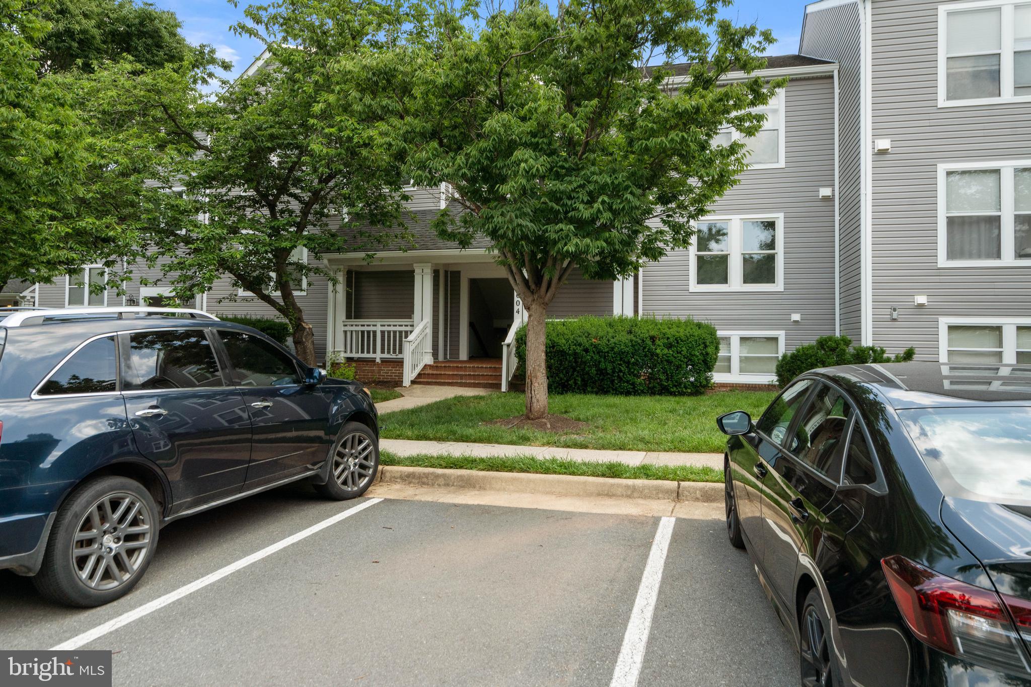 ASHBURN VILLAGE - Residential