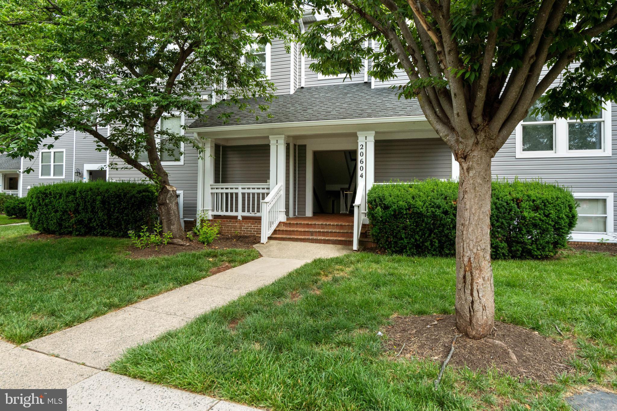 ASHBURN VILLAGE - Residential