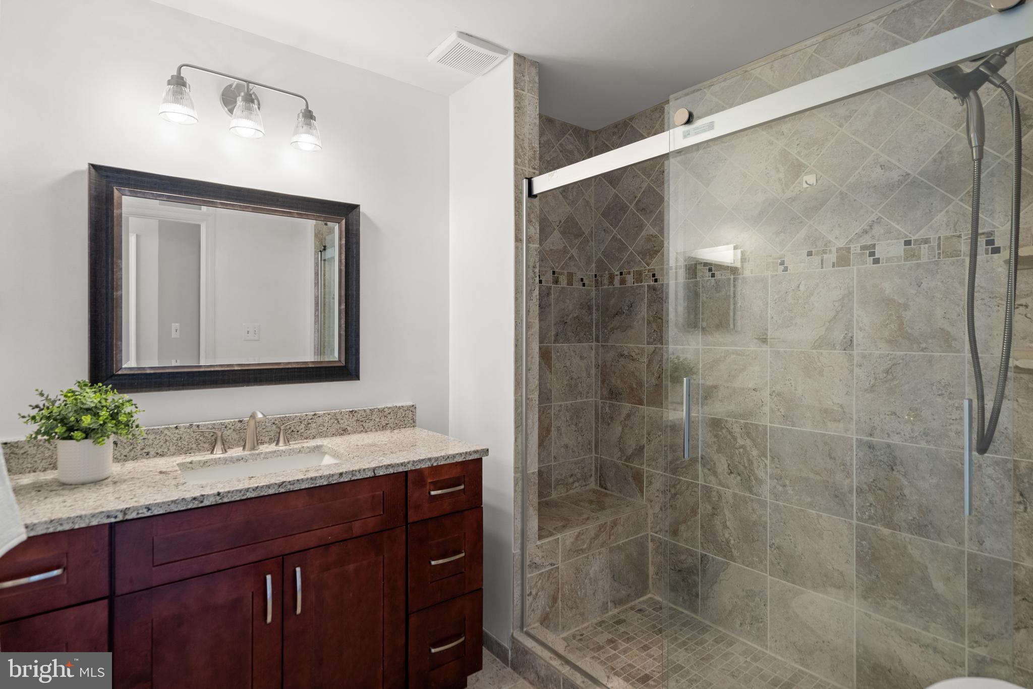 ASHBURN VILLAGE - Residential