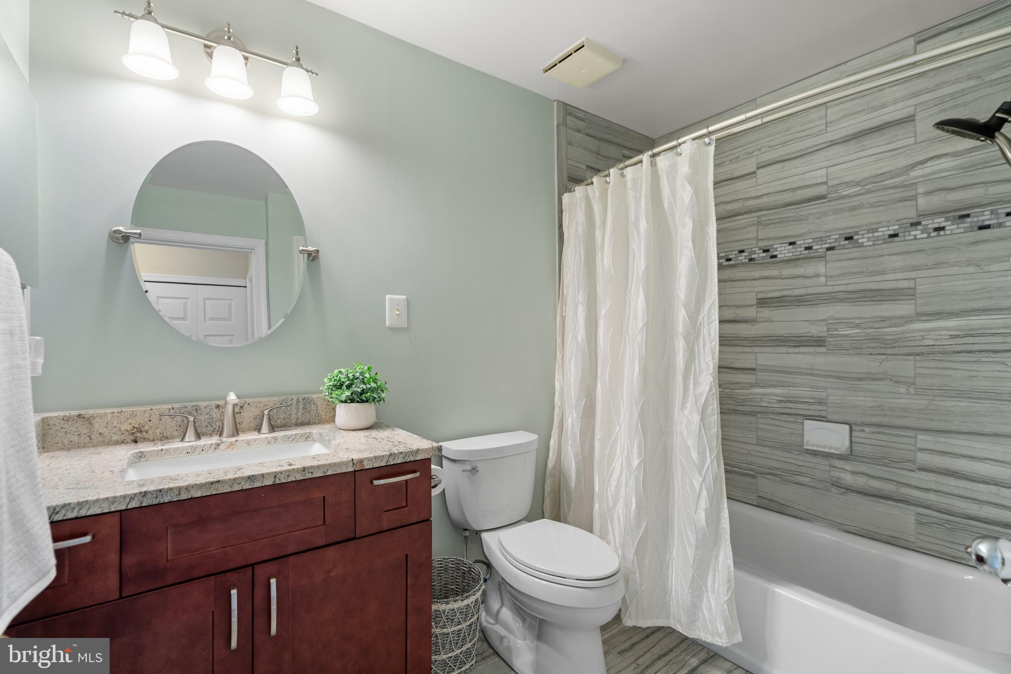 ASHBURN VILLAGE - Residential